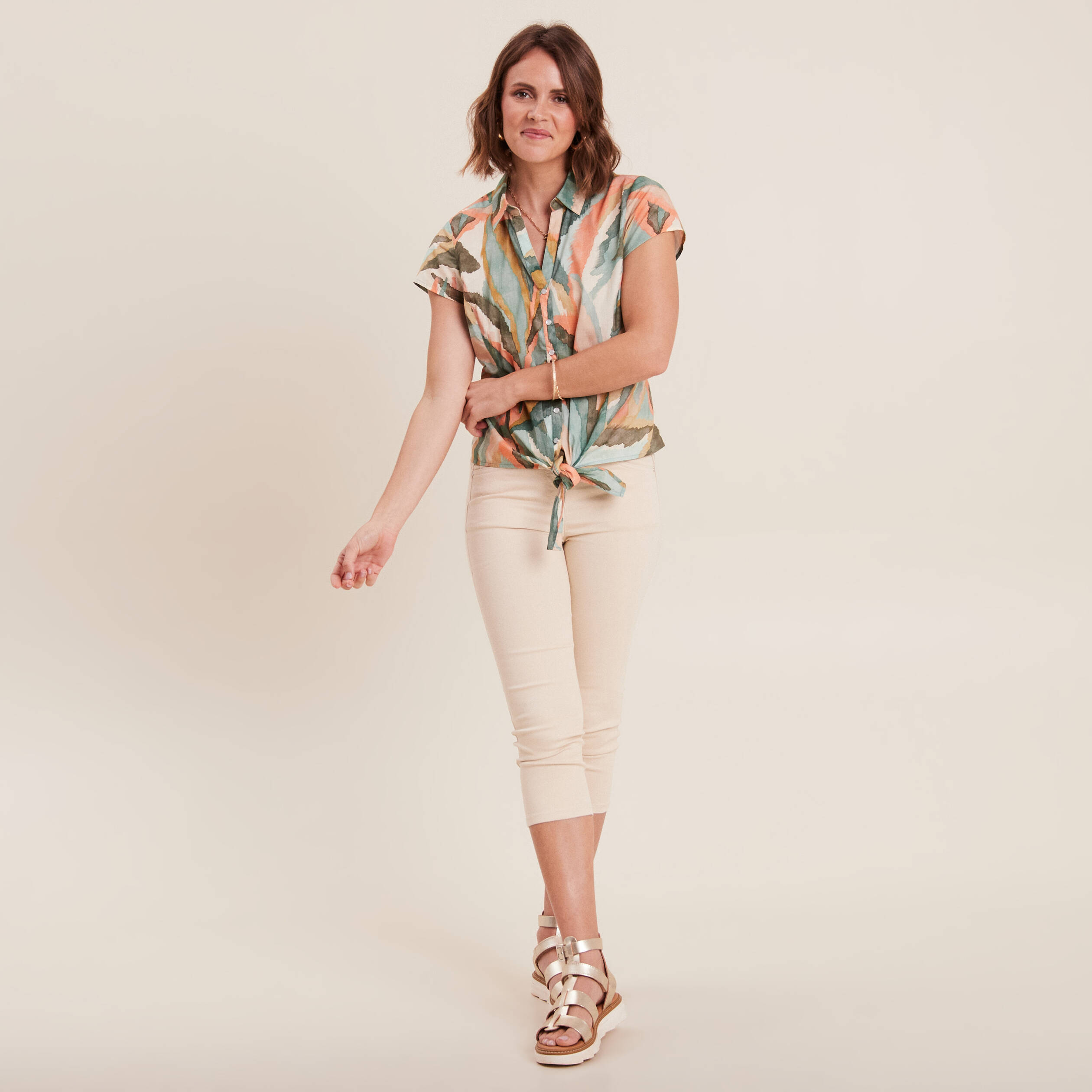 chemise manches courtes nouee multicolore femme Chemise manches courtes nouée multicolore femme