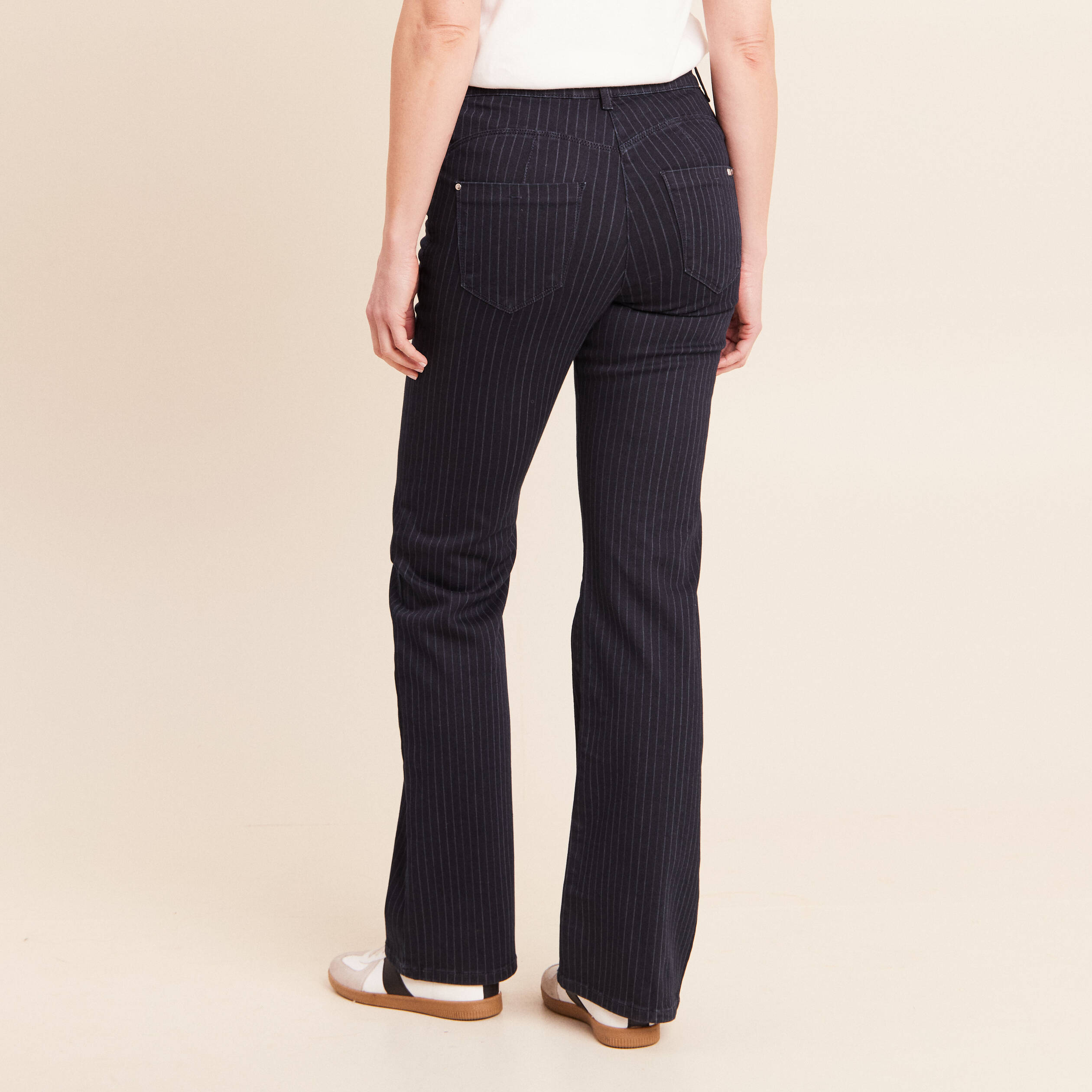 Pantalon magique L'Unique coupe bootcut bleu fonc&eacute; femme