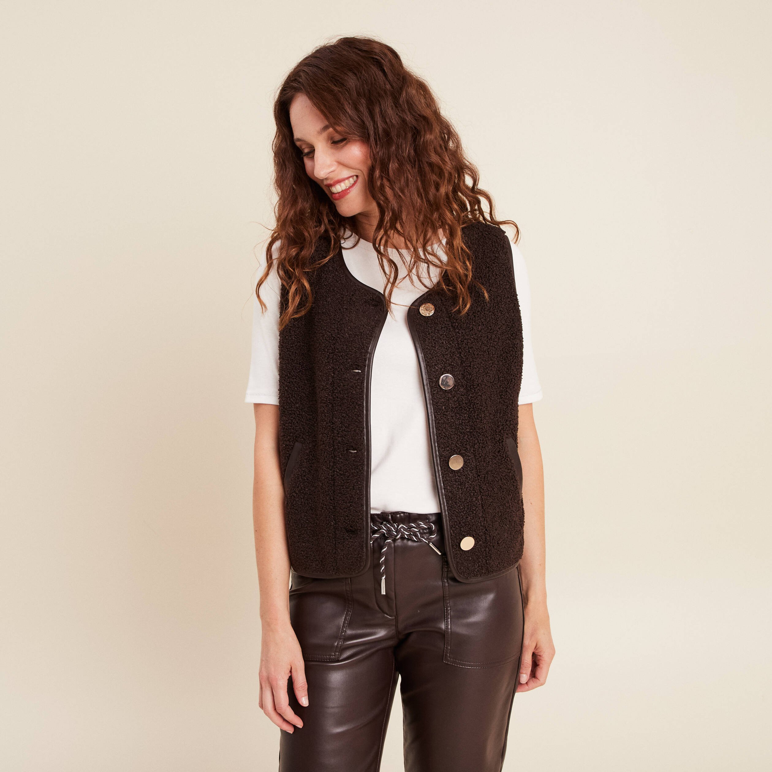 gilet sans manches sans col marron fonce femme Gilet sans manches sans col marron foncé femme