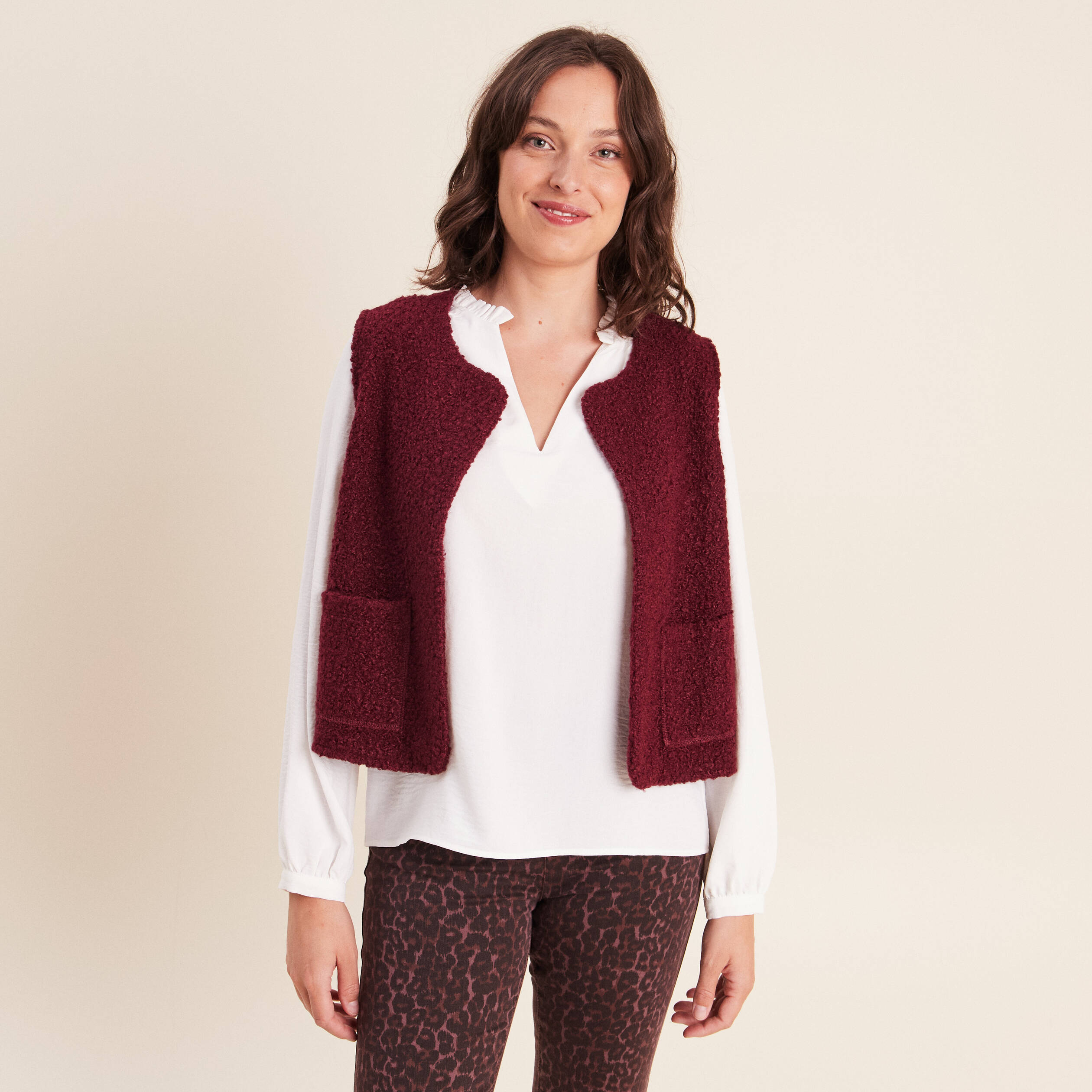 Gilet sans manches bouclette poches bordeaux femme
