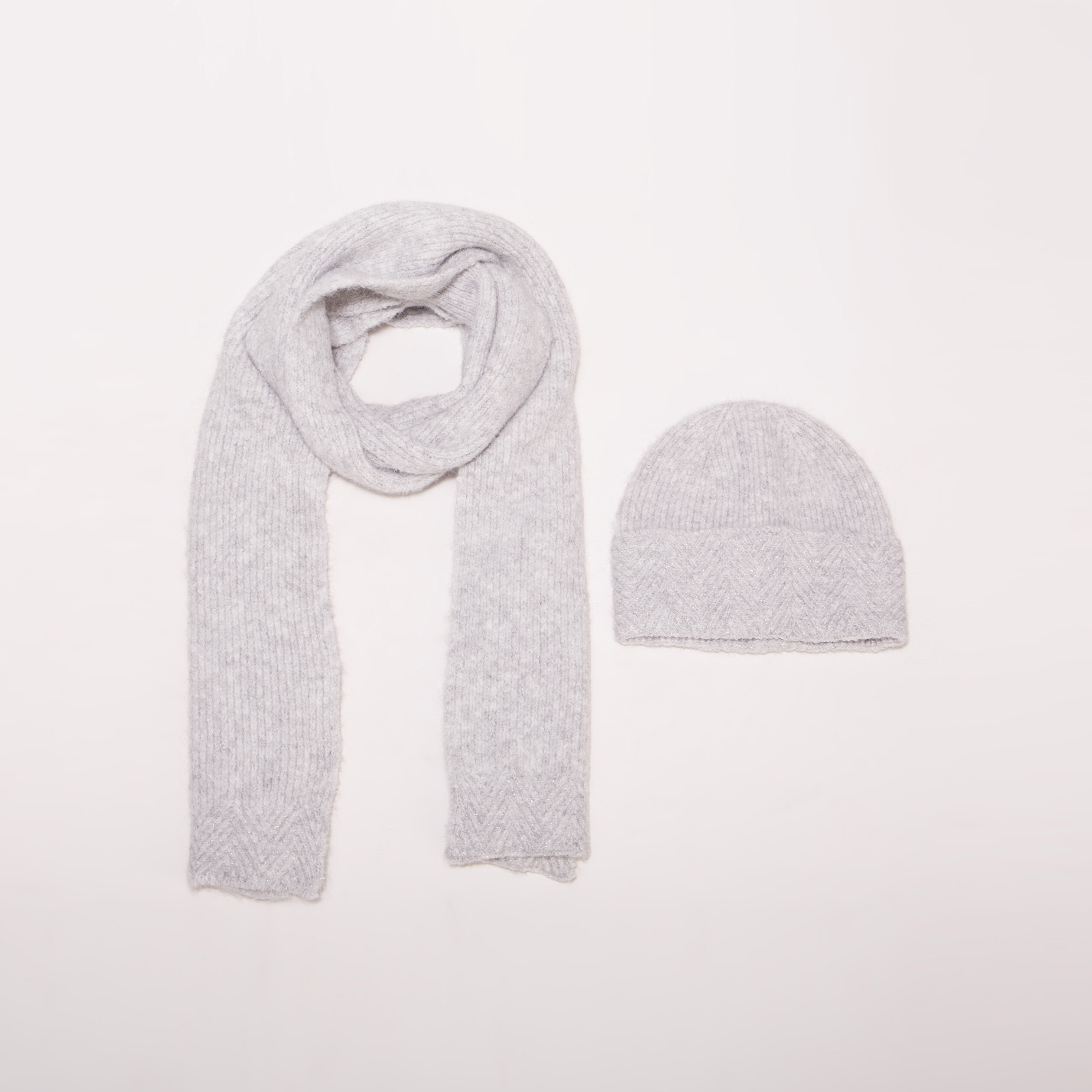 Lot bonnet et écharpe gris clair femme