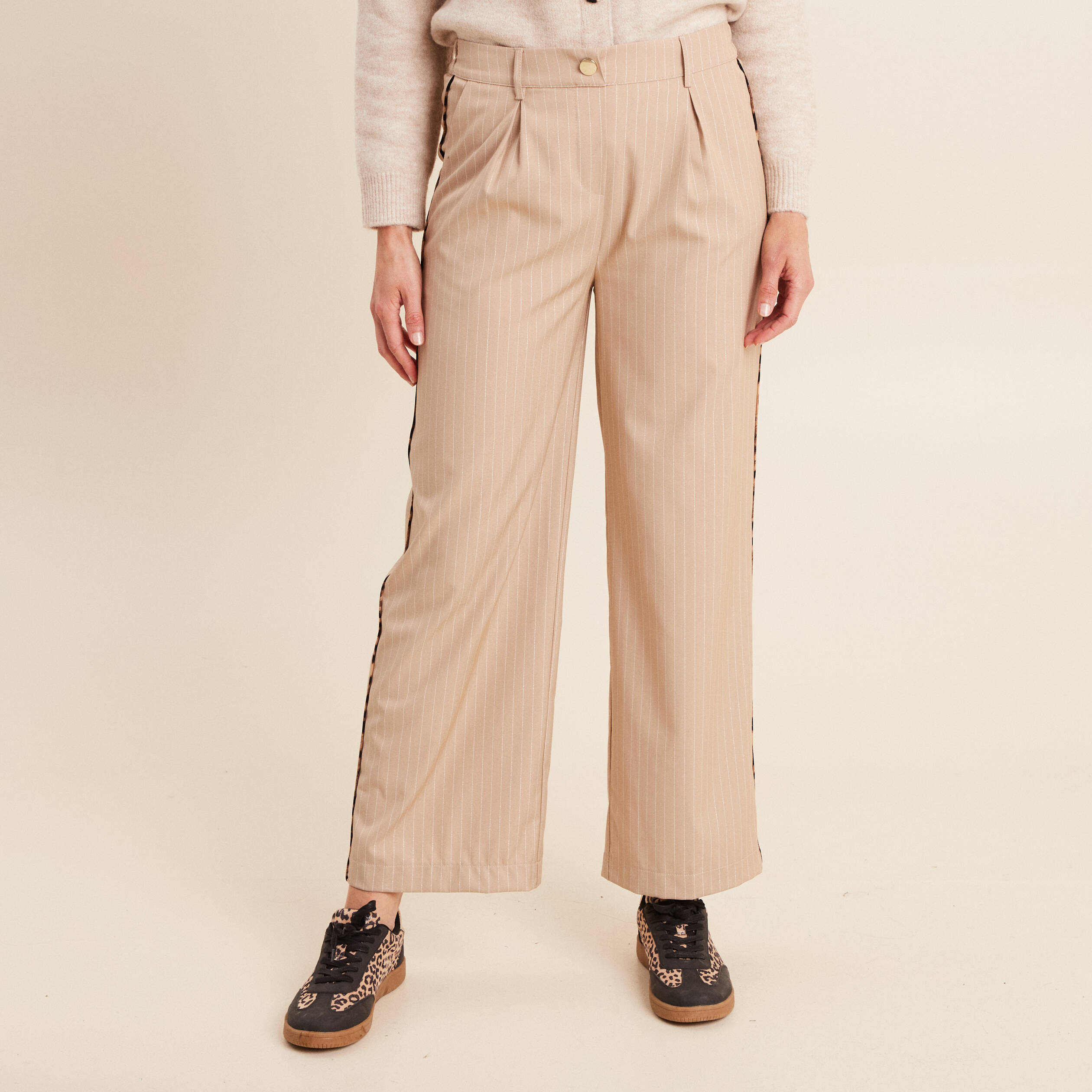Pantalon Beige HILD - Taille 48 Homme - Coton Et Lycra, Coupe Sport - Neuf Sans étiquettes