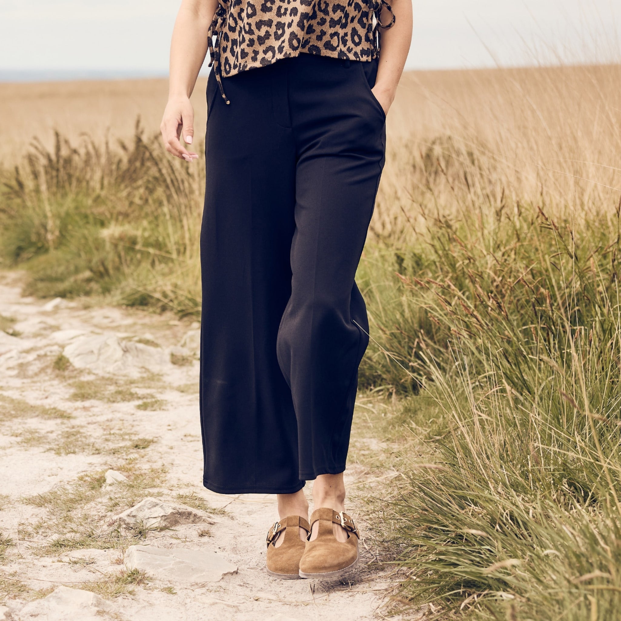 Pantalon coupe large &agrave; pinces noir femme