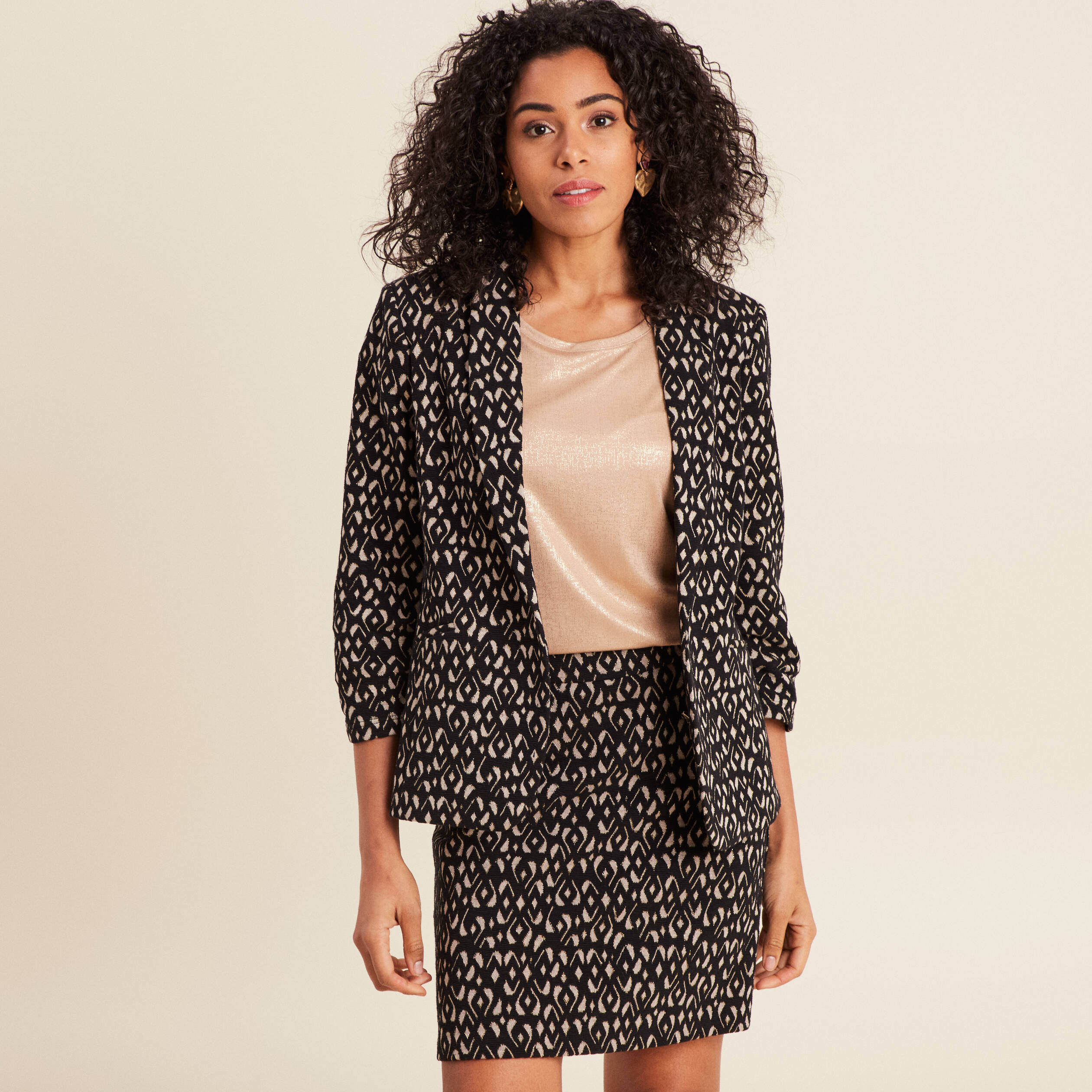veste tailleur cintree noir femme Veste tailleur cintrée noir femme