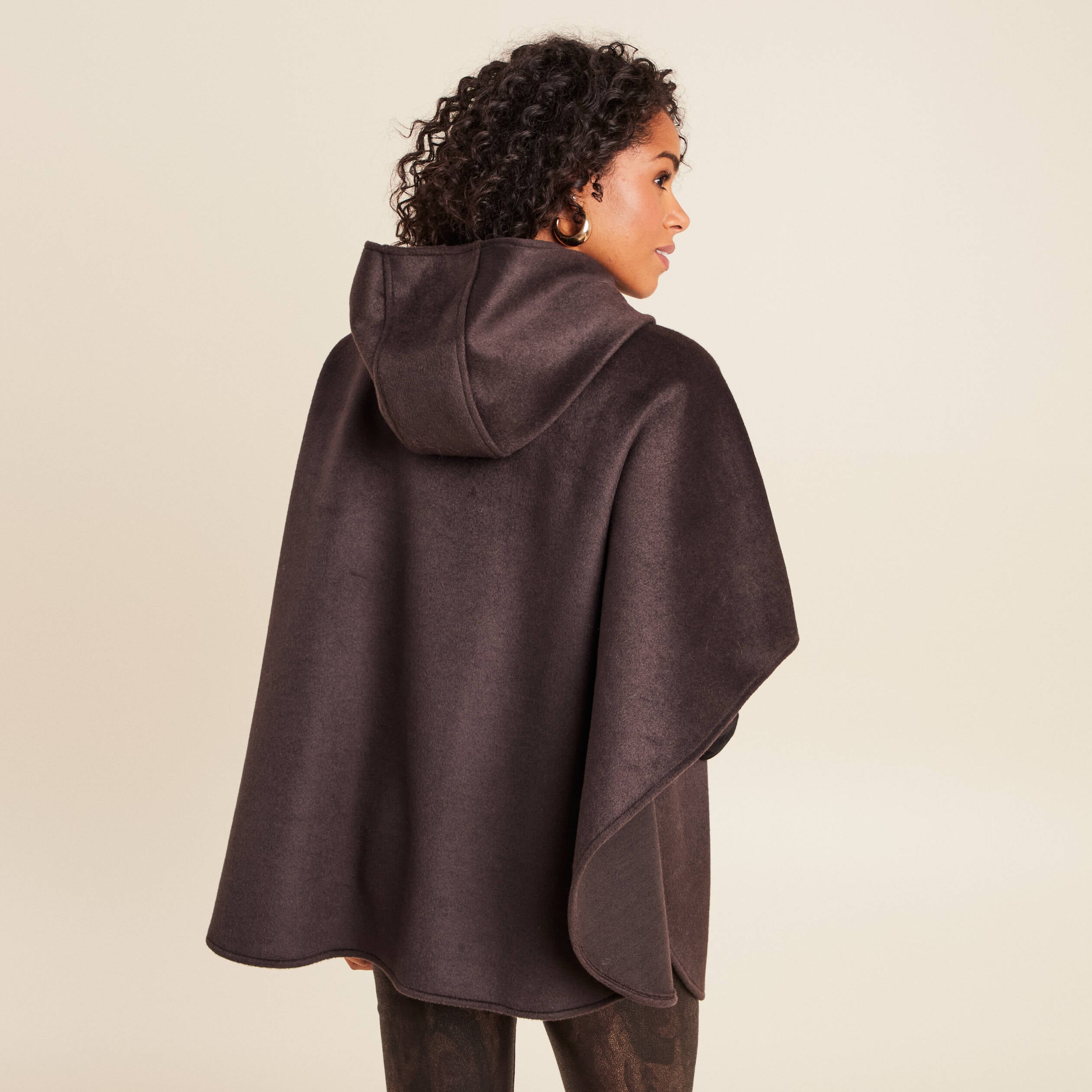 Poncho cape marron fonc&eacute; femme