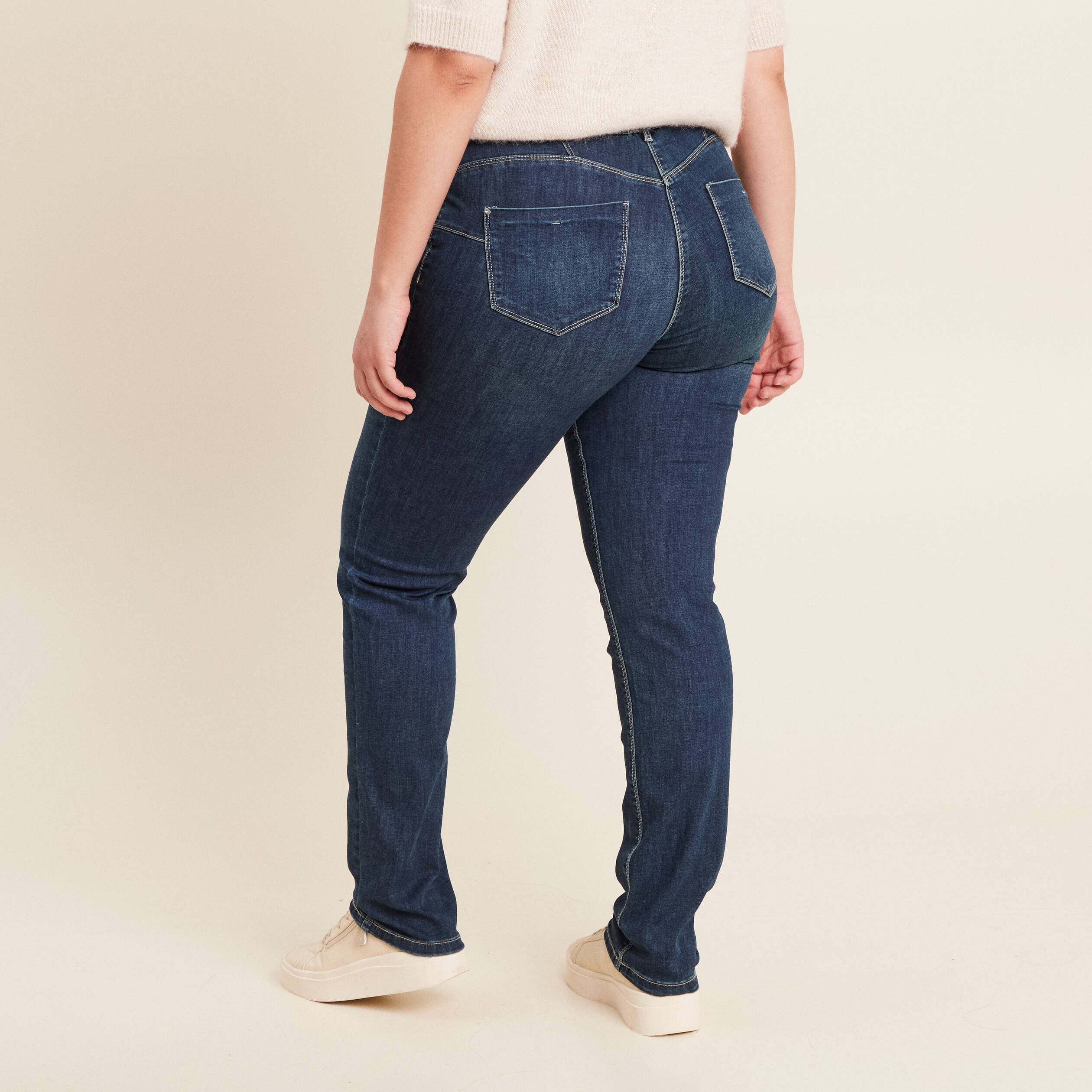 Jean coupe ajust&eacute;e long denim brut femme
