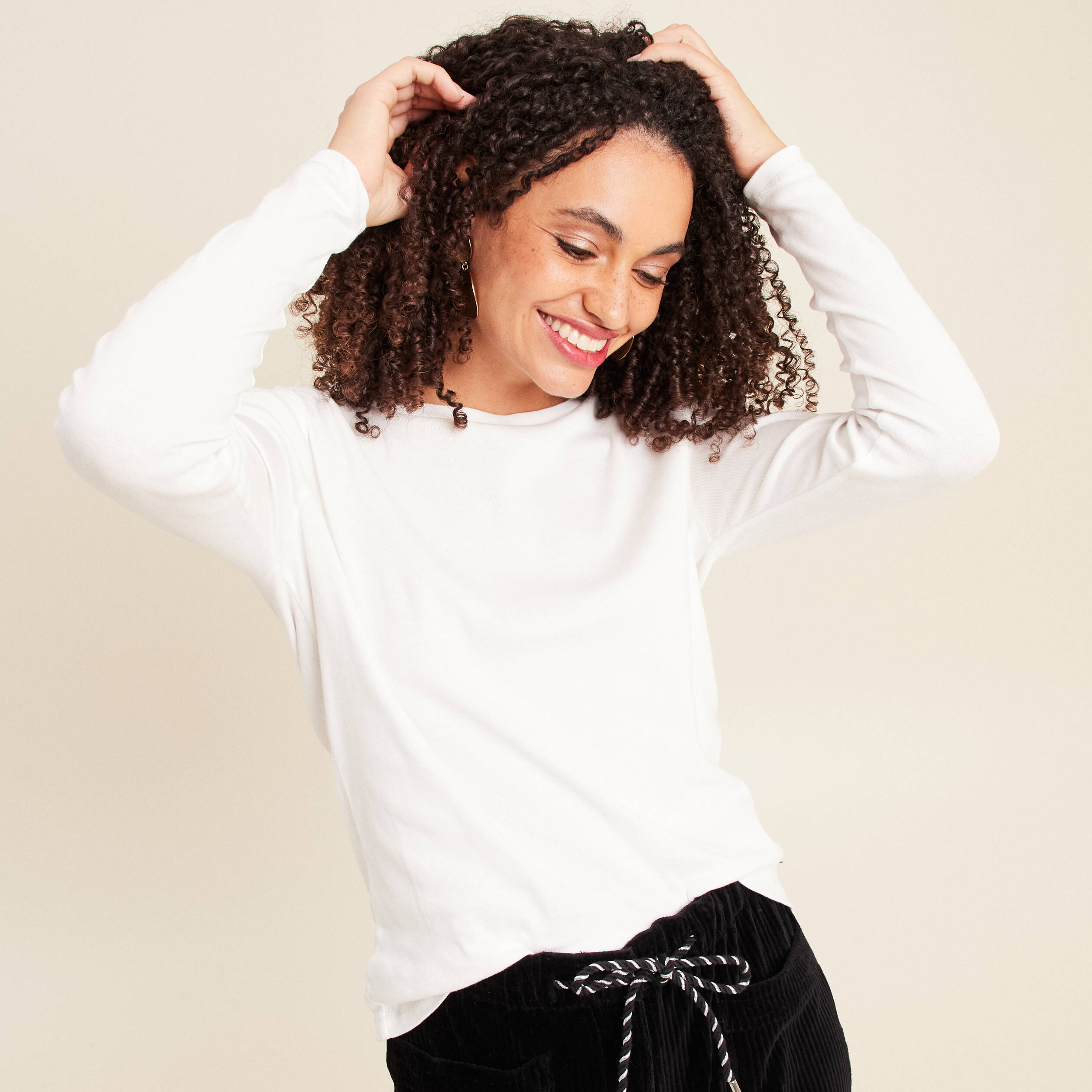 Pack De 3 Tops à Manches Longues Pour Femme - Col Rond, Coupe Ajustée, En Viscose élastique (Noir, Blanc, Rouge Foncé)