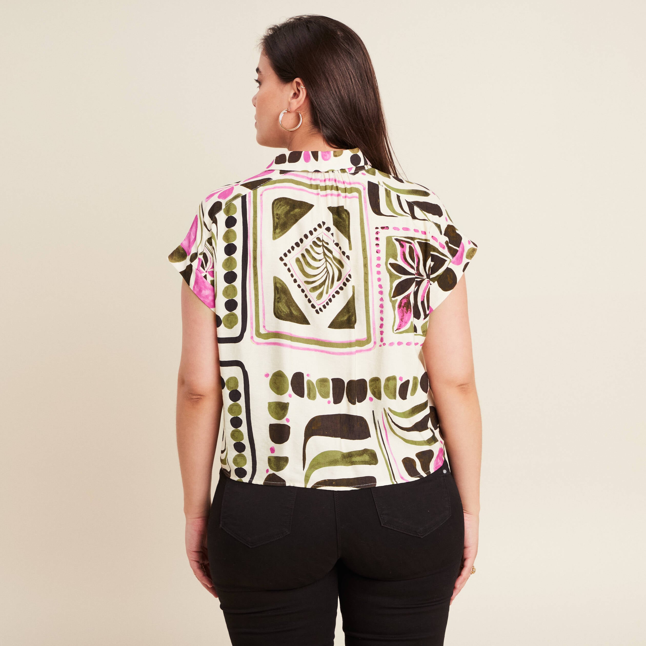 Chemise manches courtes nou&eacute;e vert femme