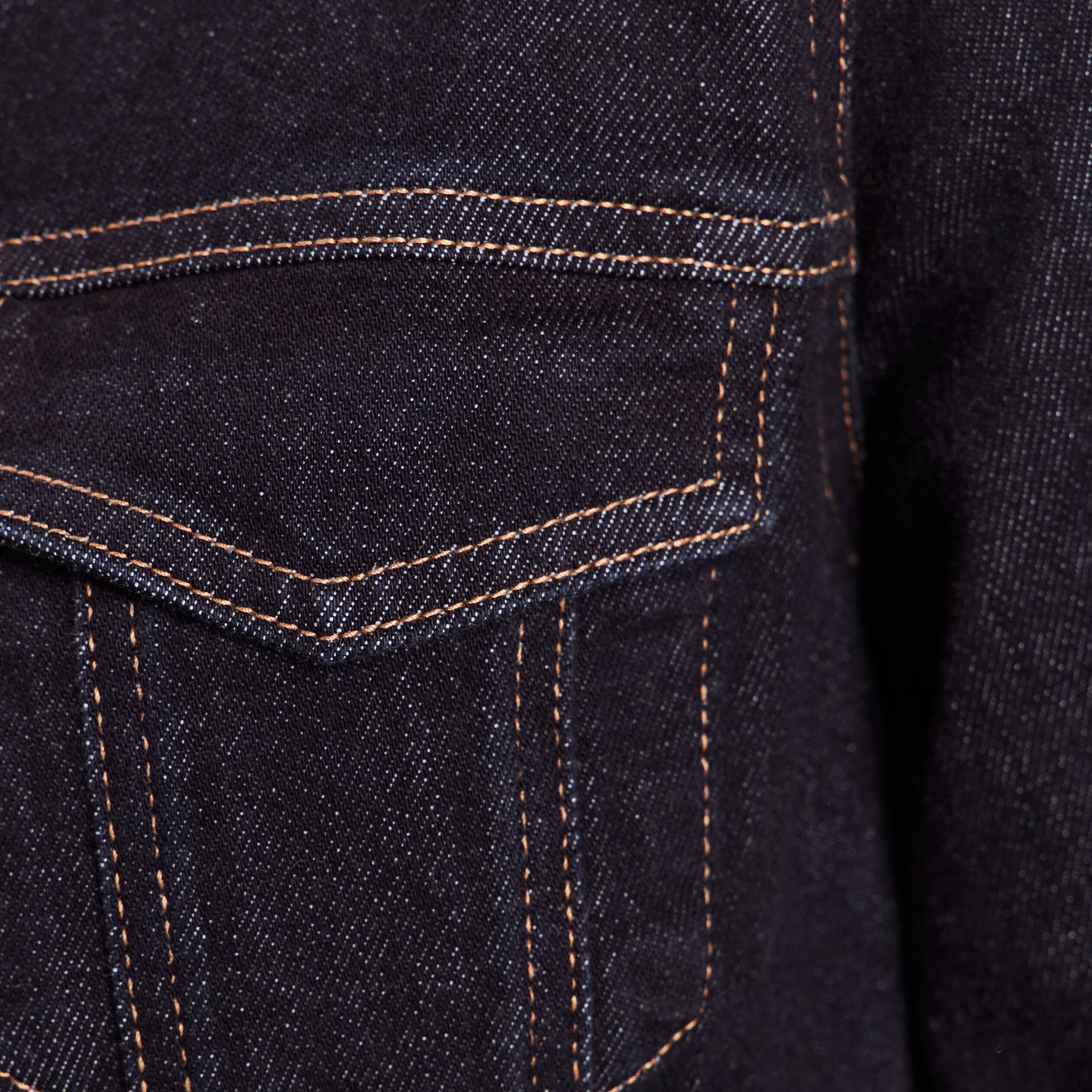 Veste cintr&eacute;e courte en jean denim brut femme
