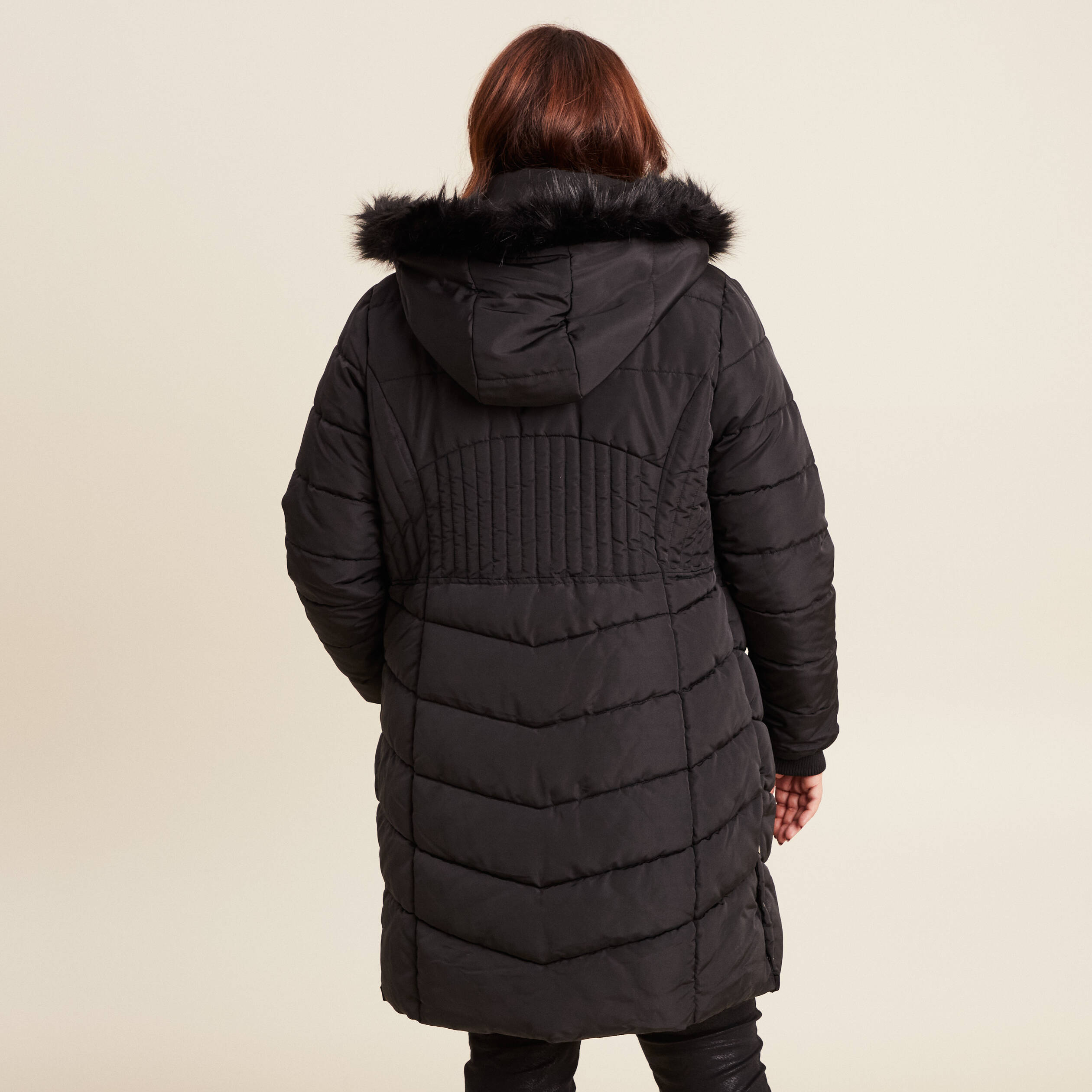 doudoune deperlante longue a capuche noir femme Doudoune déperlante longue à capuche noir femme