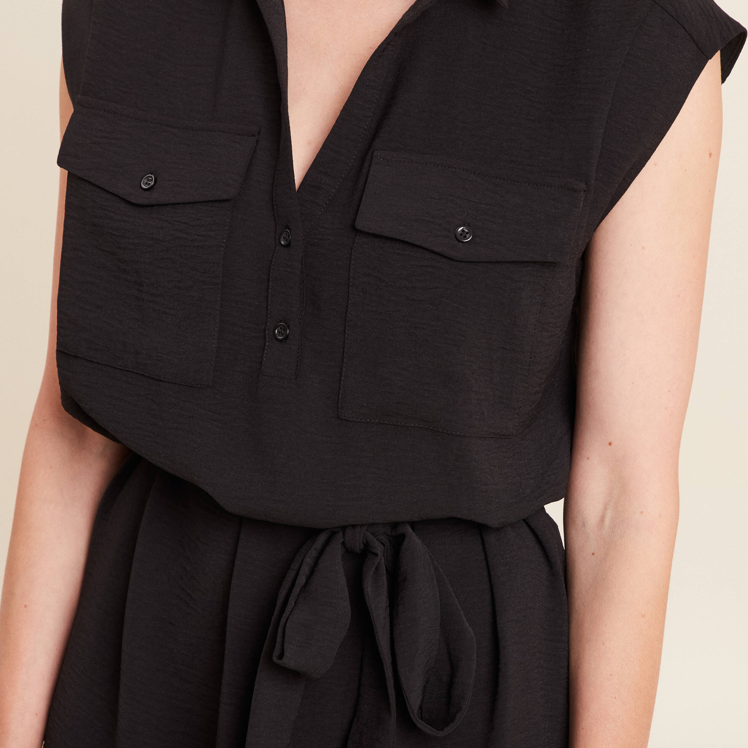 robe droite courte manches courtes noir femme Robe droite courte manches courtes noir femme