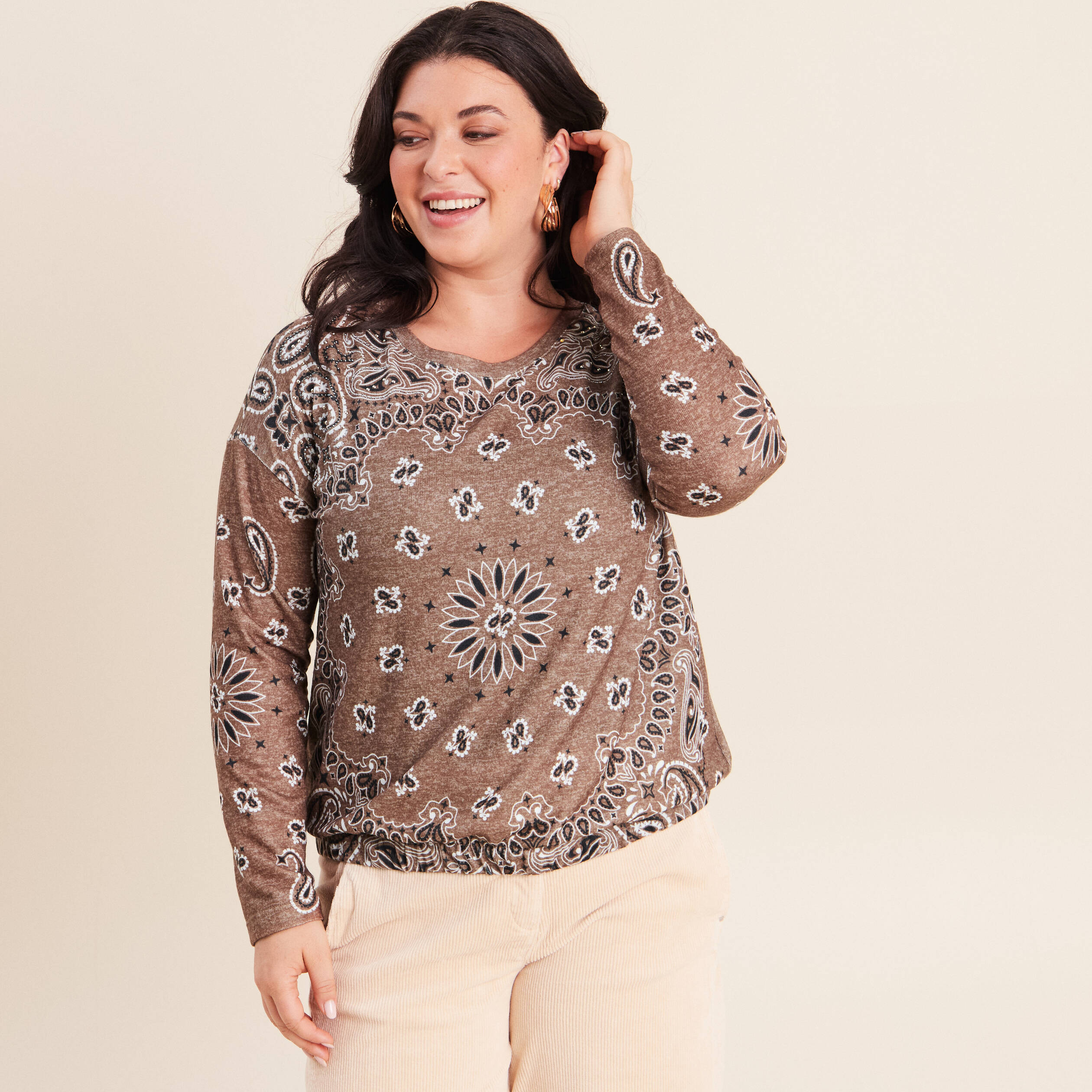 Pull col rond manches longues strass marron femme