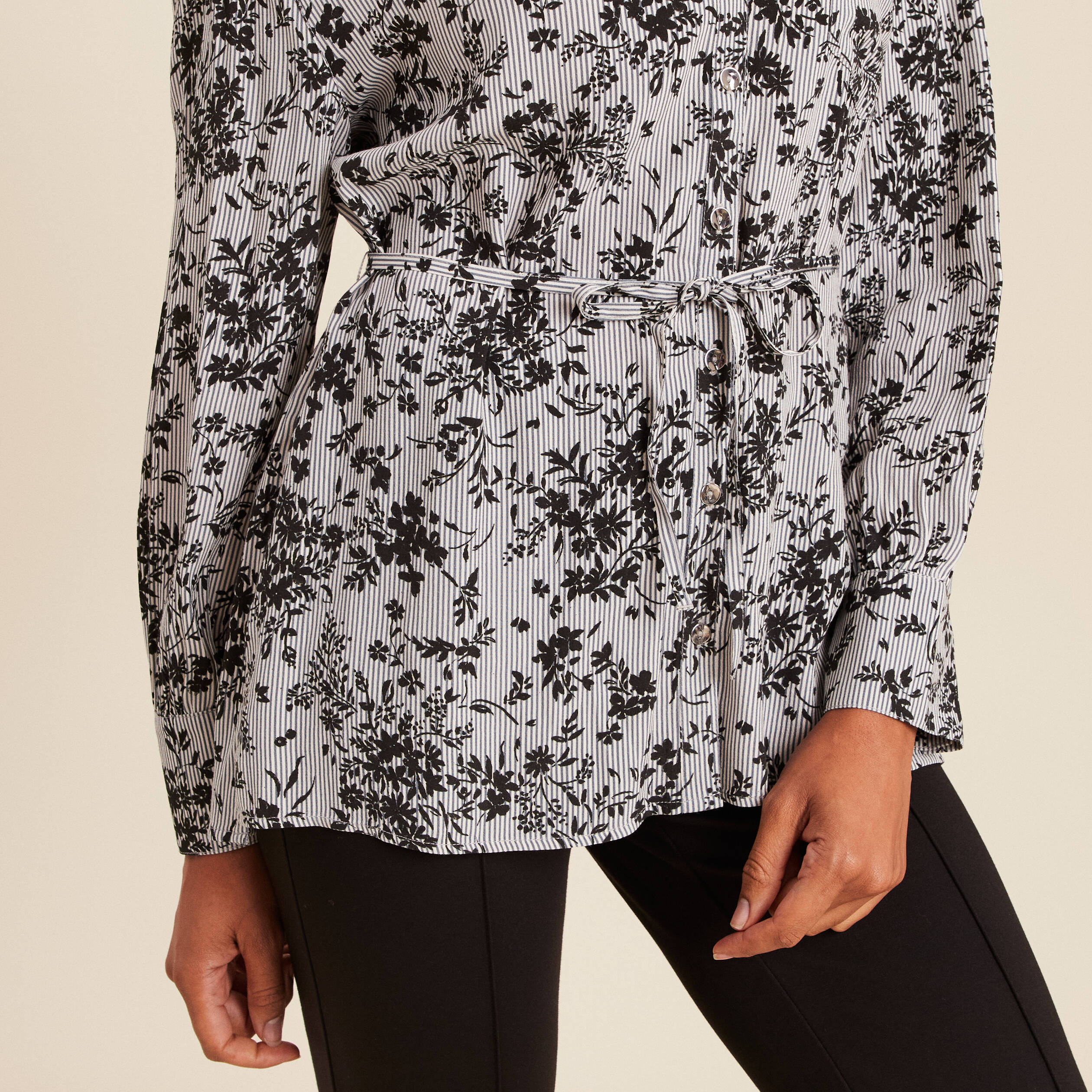 Tunique ceintur&eacute;e col chemise fluide noir femme