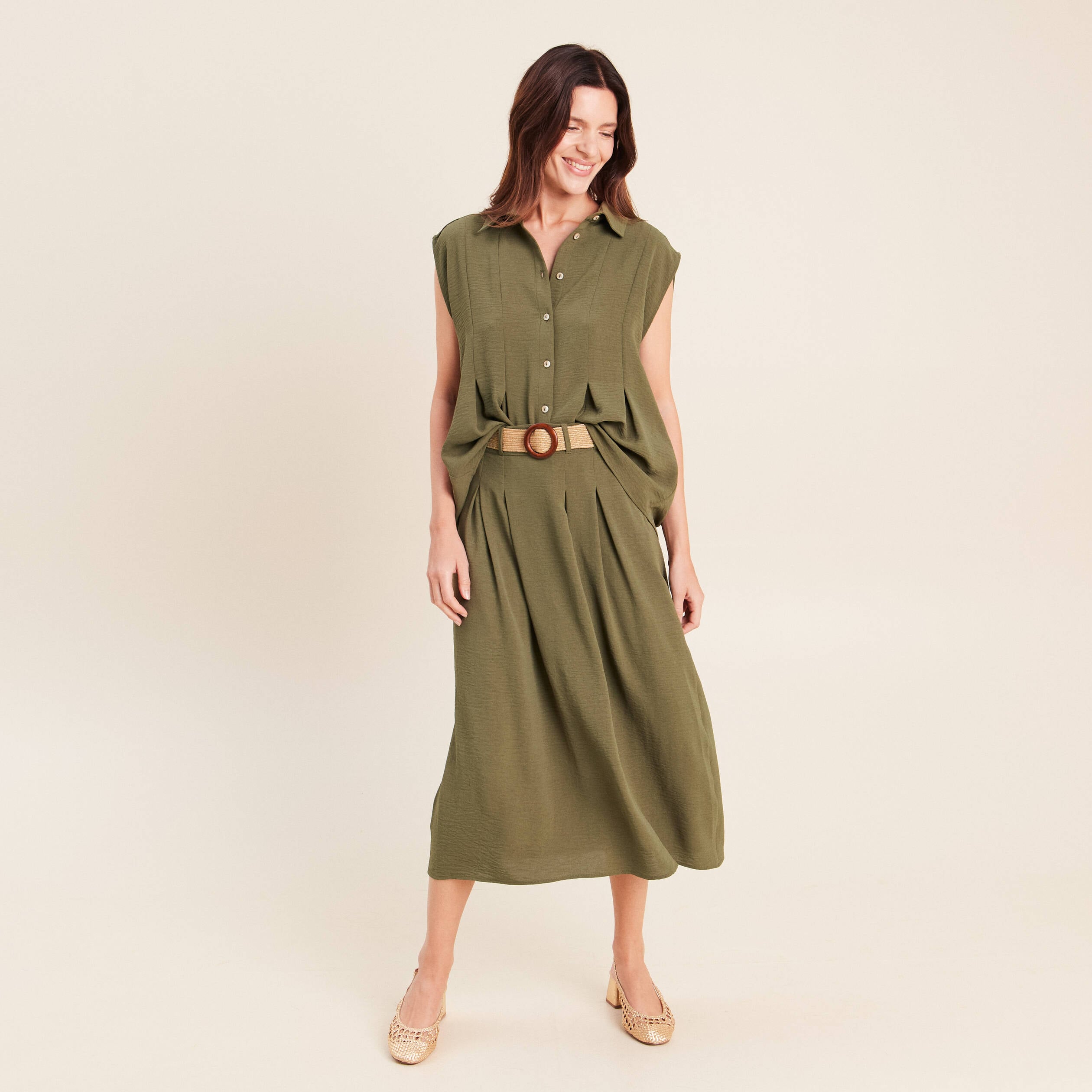 Chemise cintr&eacute;e manches courtes vert kaki femme