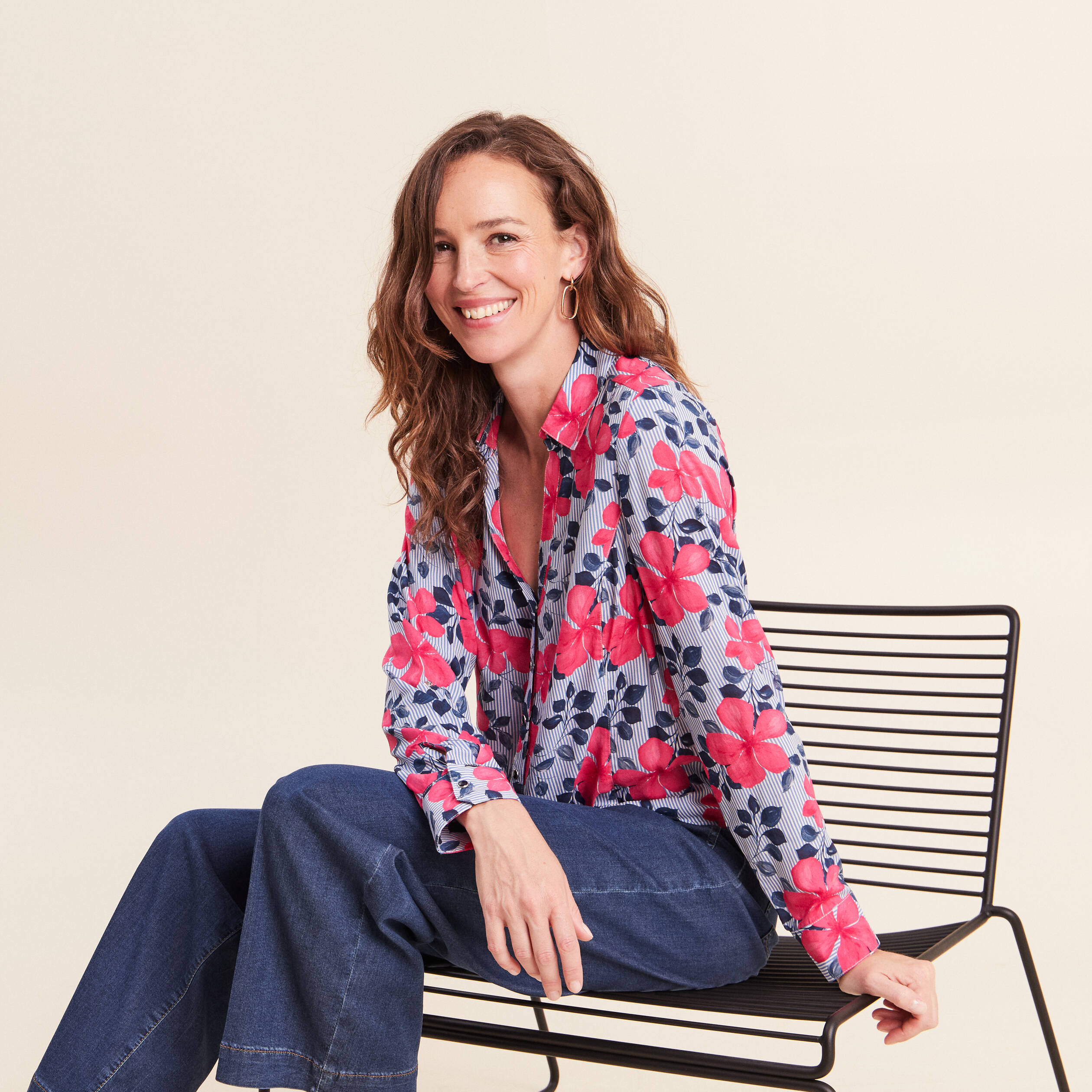Chemise ajust&eacute;e manches longues bleu fonc&eacute; femme