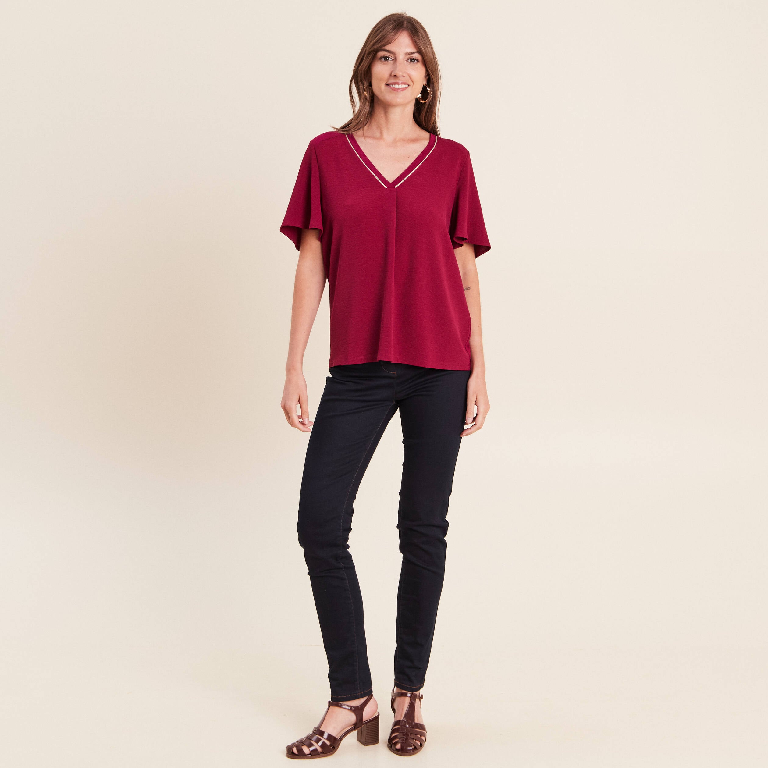 T-shirt bi-mati&egrave;re manches courtes rouge fonc&eacute; femme
