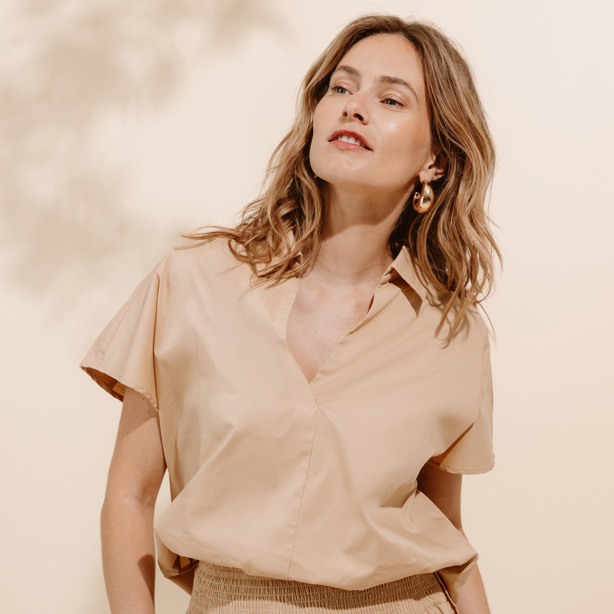 Blouse ample col chemise manches courtes beige femme