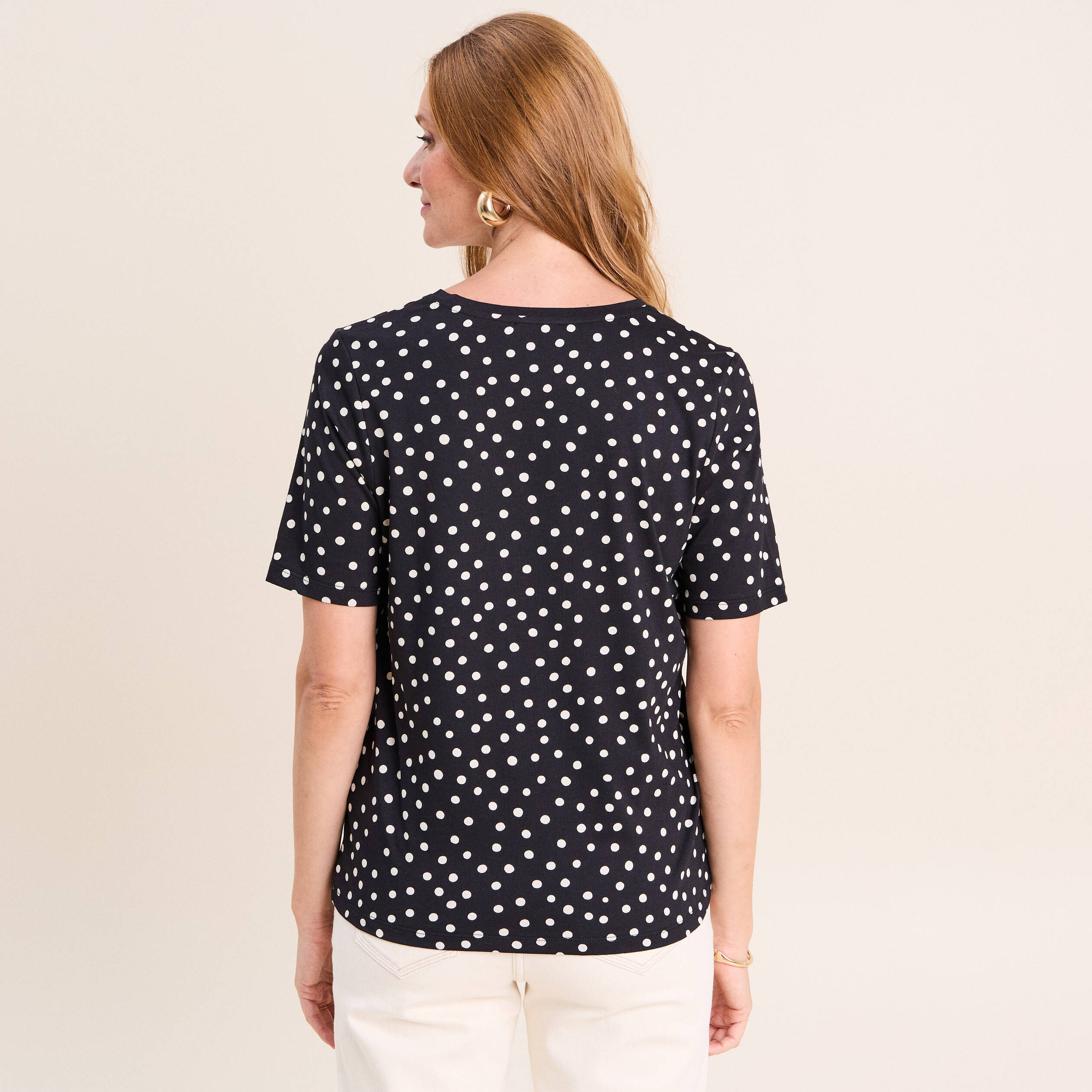 T-shirt droit col v manches courtes noir femme