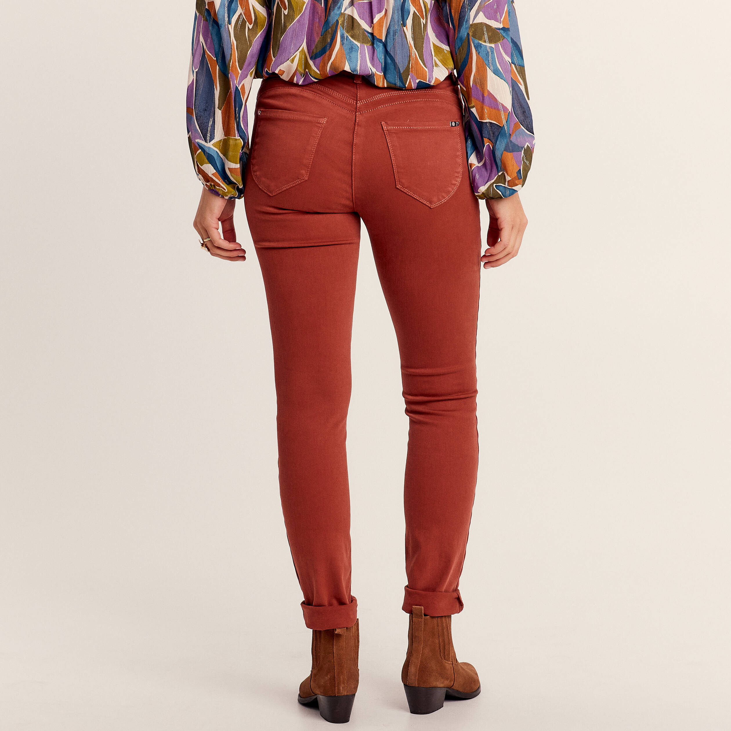 Jean magique ajusté taille standard marron cognac femme