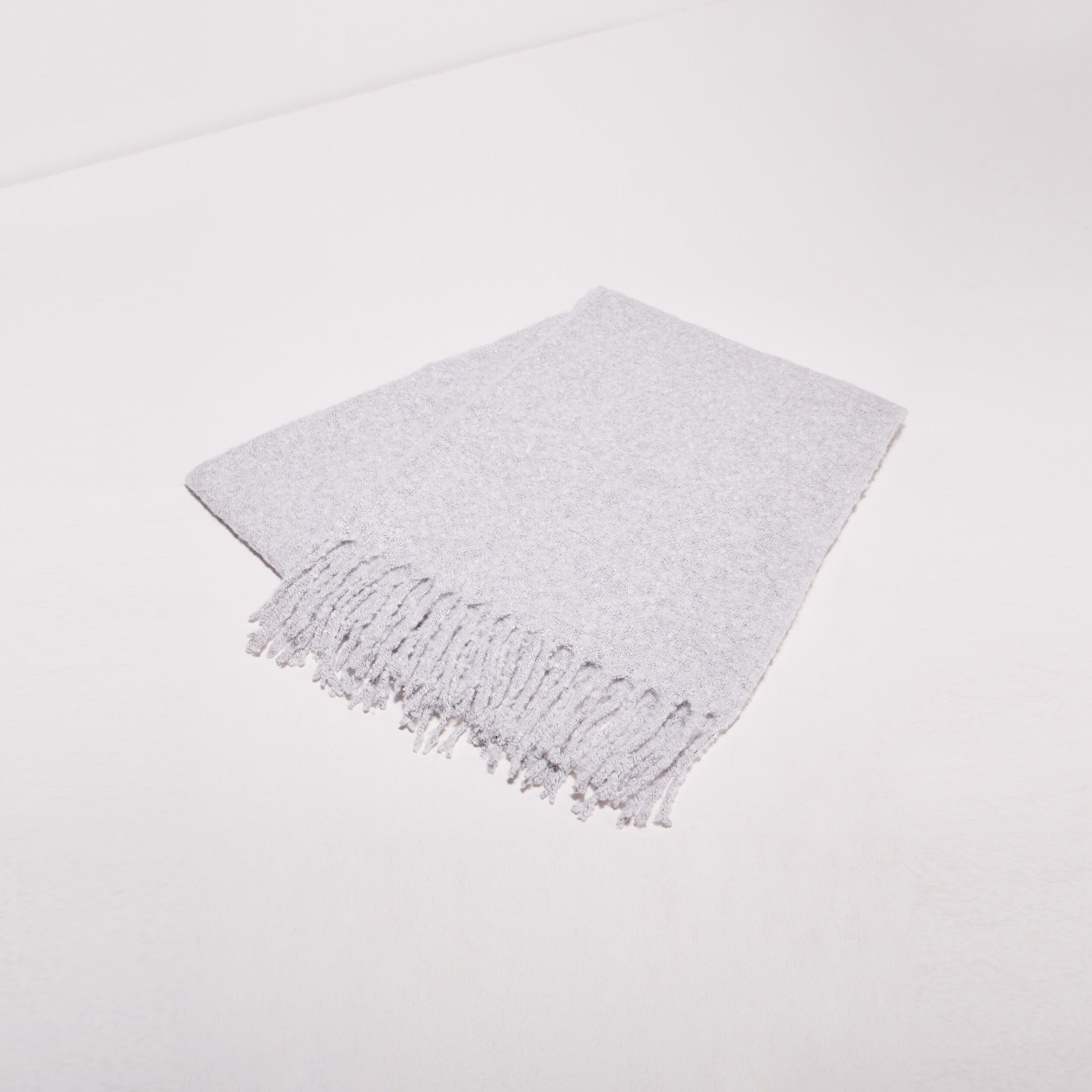 Écharpe à franges gris clair femme