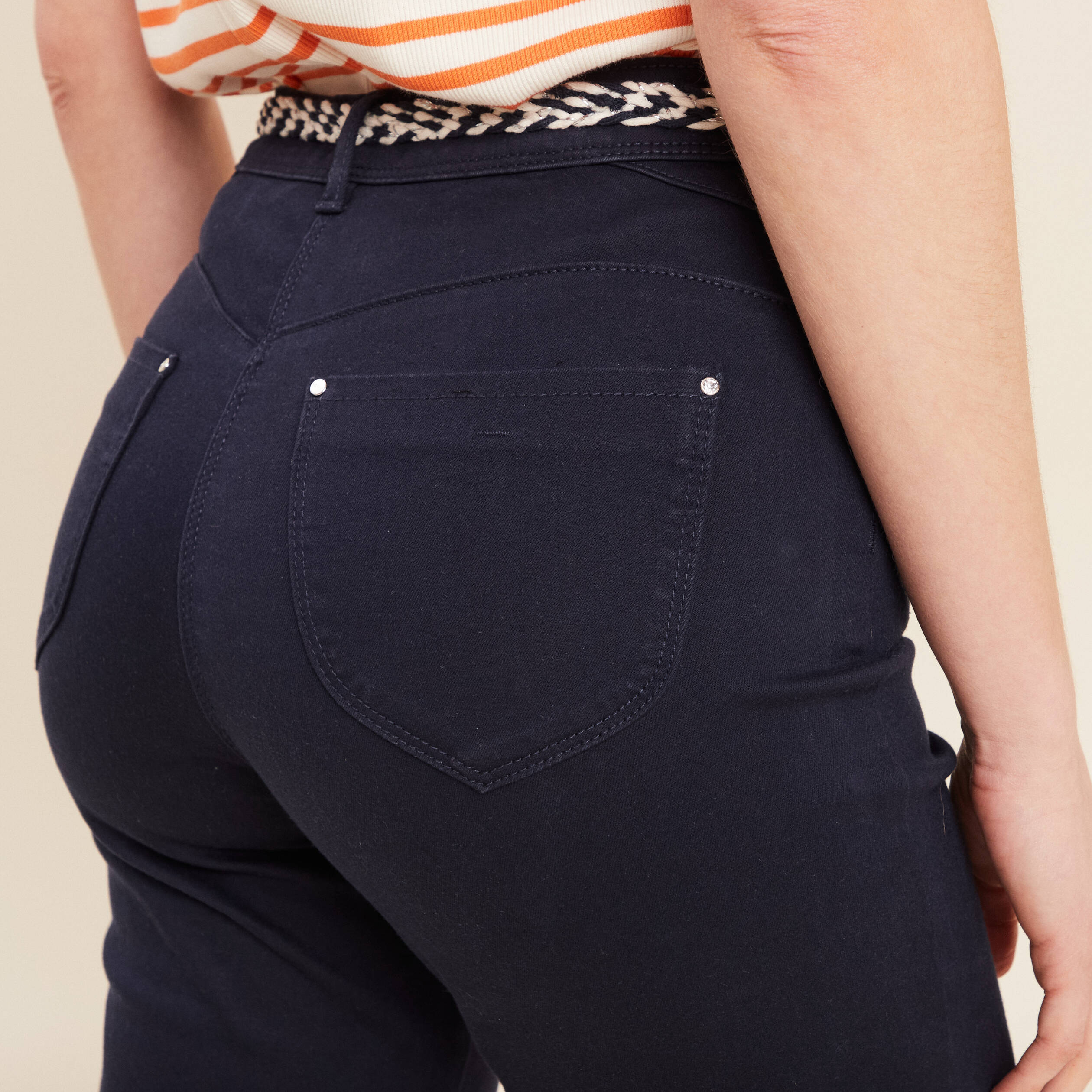 bermuda ajuste ceinture bleu marine femme Bermuda ajusté ceinturé bleu marine femme
