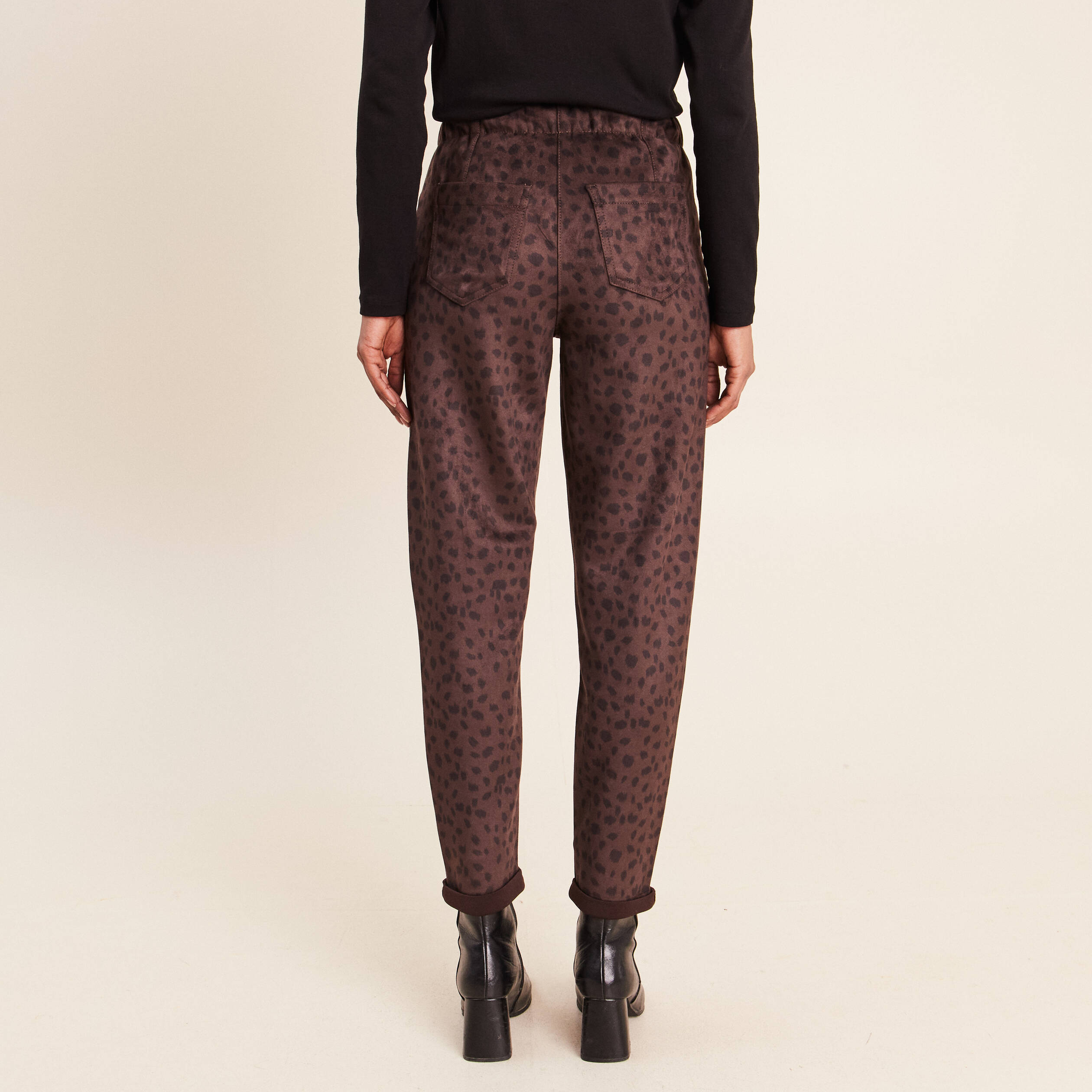 Pantalon coupe mom 7/8&egrave;me marron fonc&eacute; femme
