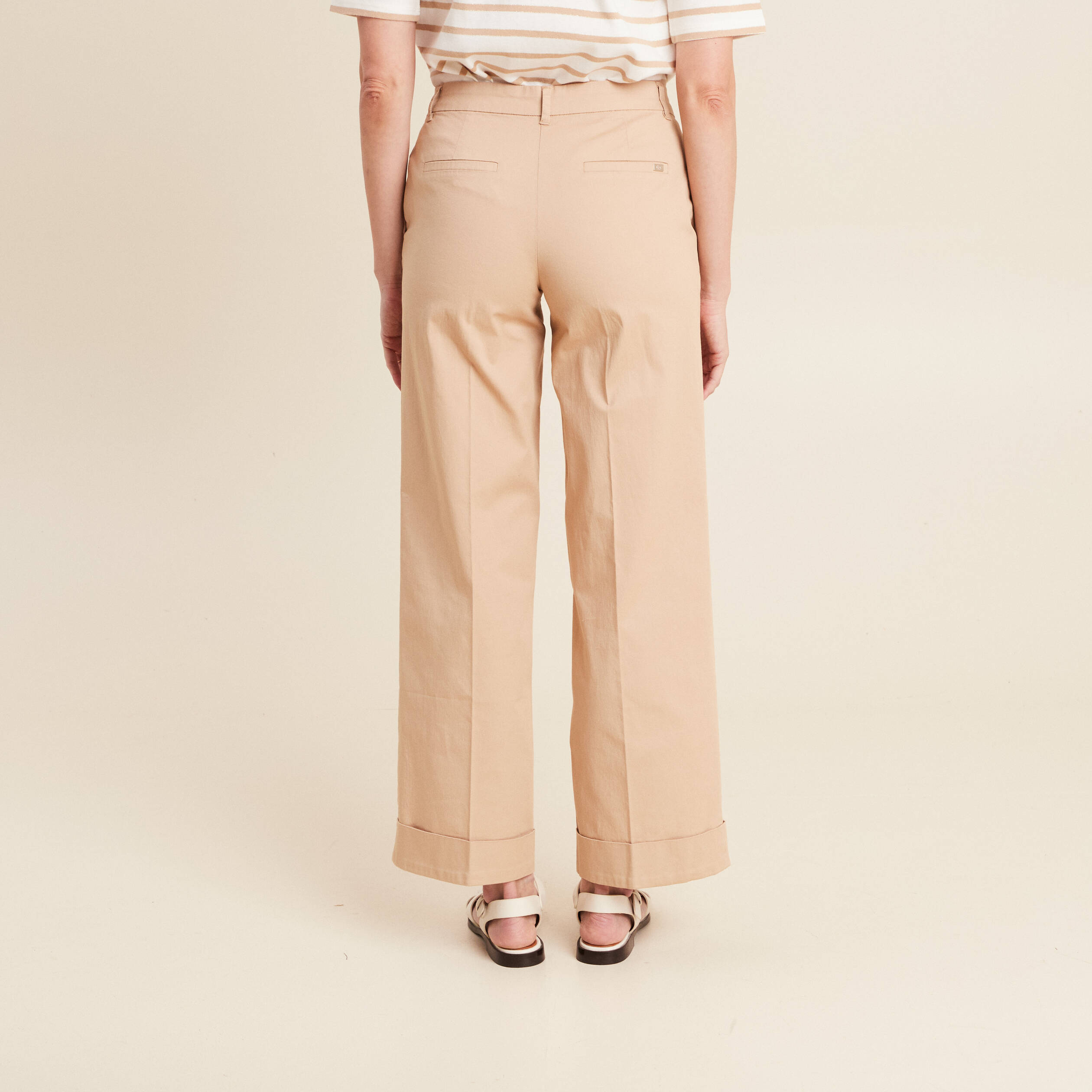 pantalon large taille basculee beige femme Pantalon large taille basculée beige femme
