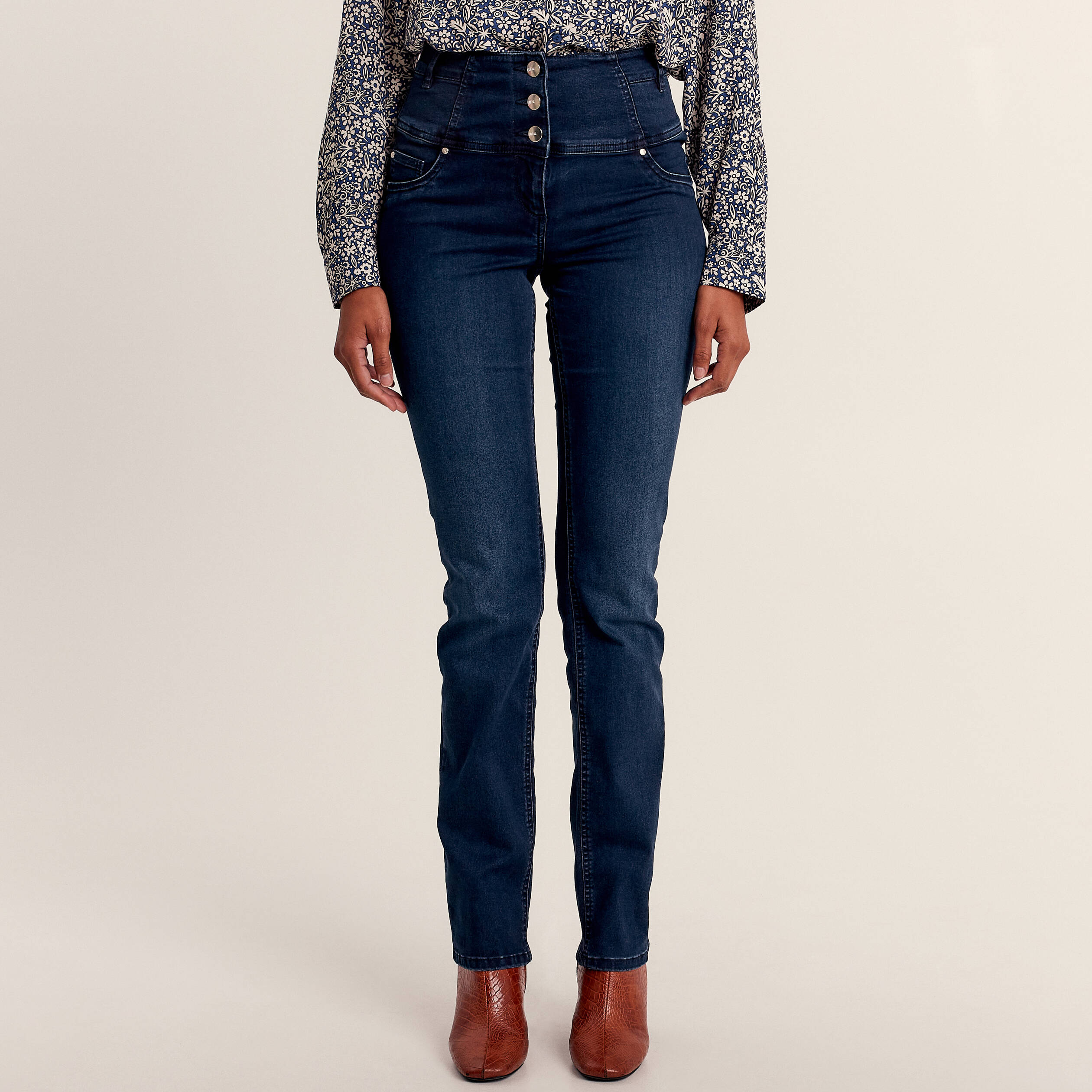 Jean droit effet gainant denim brut femme