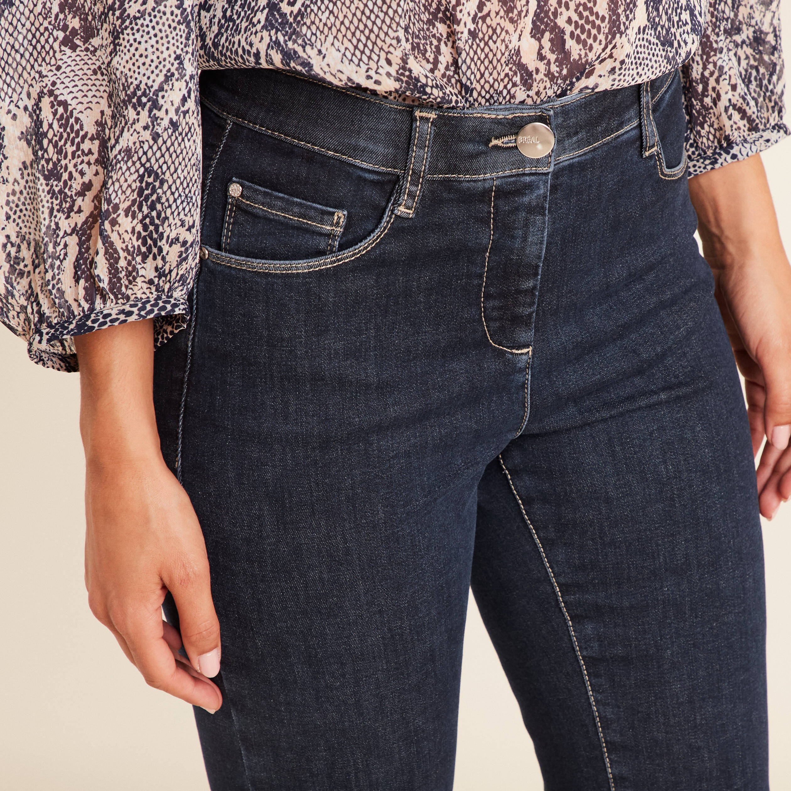 Jean magique L'Unique coupe bootcut denim brut femme