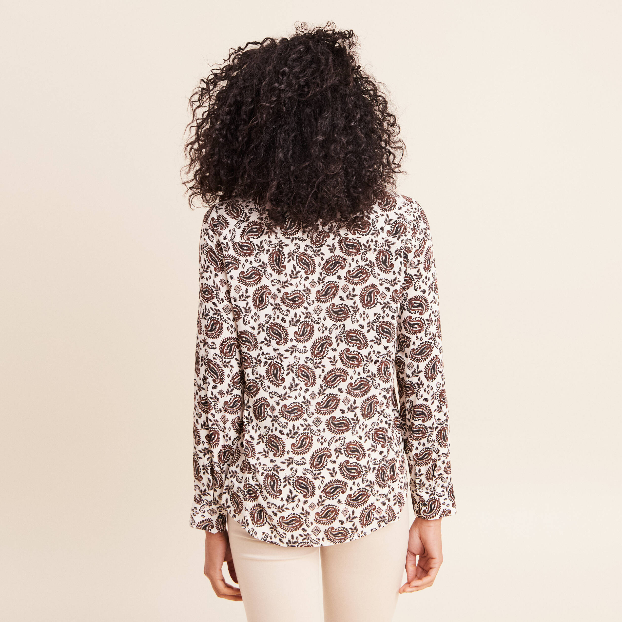 Chemise cintr&eacute;e manches longues fluide blanc femme