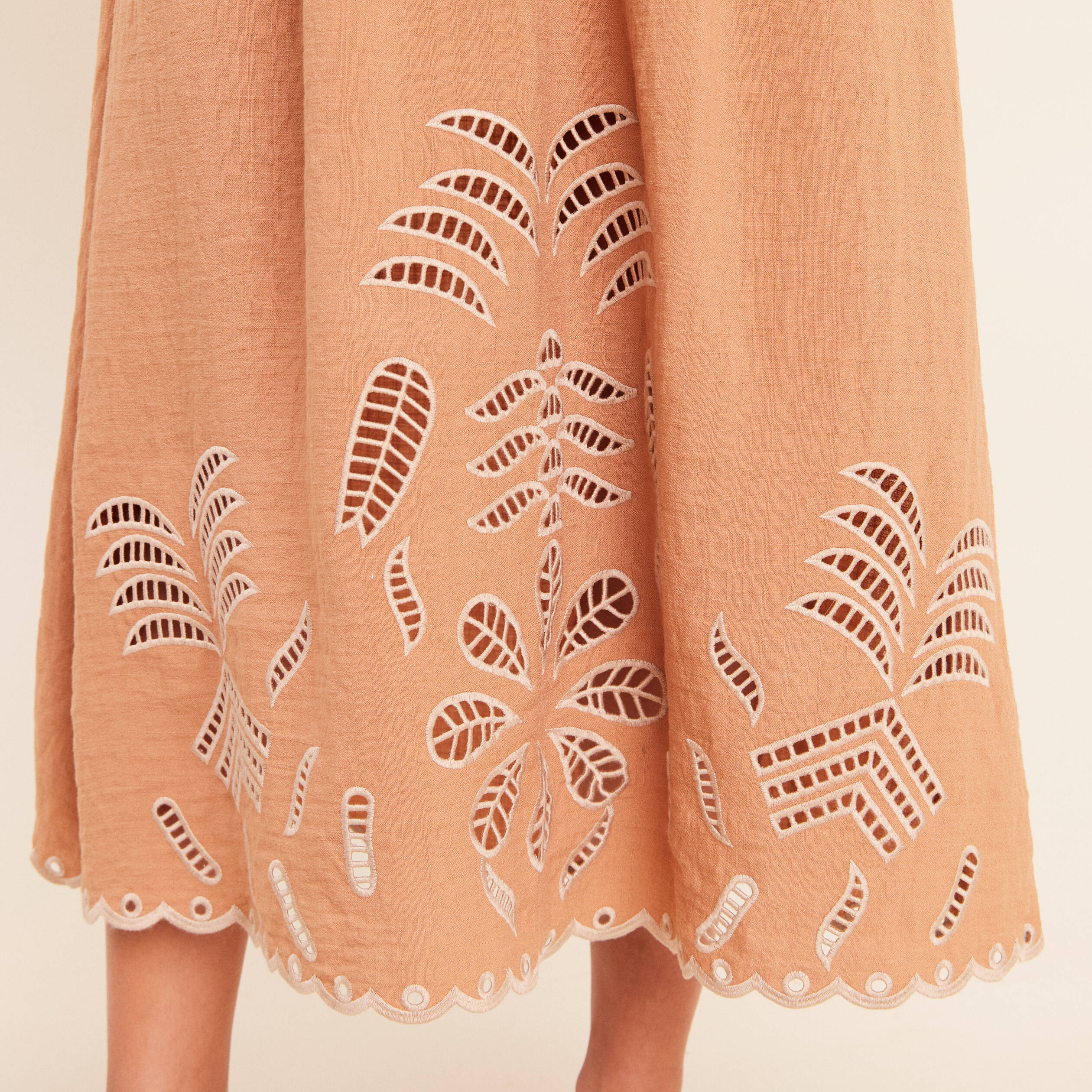 Jupe longue &eacute;vas&eacute;e beige femme