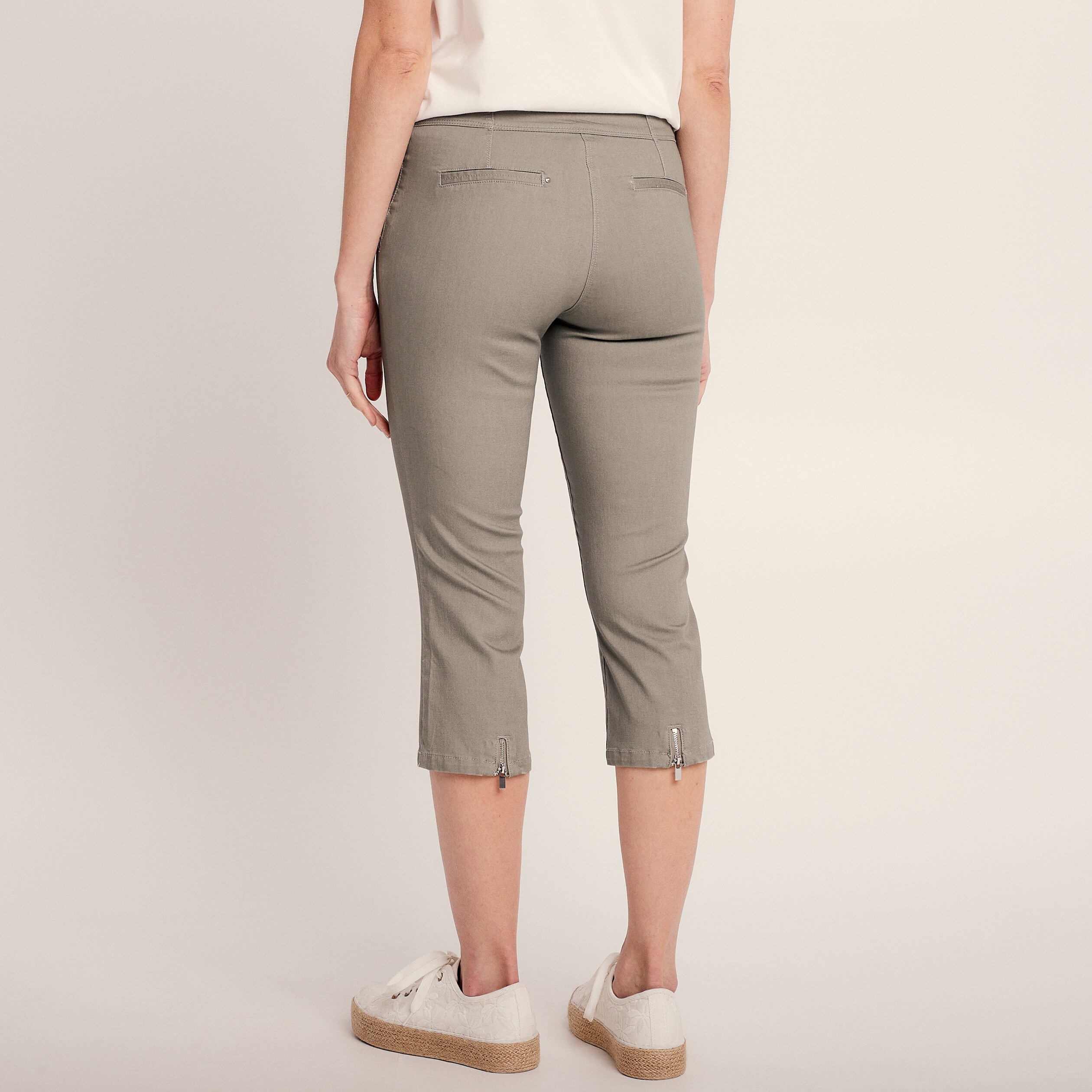 pantacourt ajuste vert clair femme Pantacourt ajusté vert clair femme