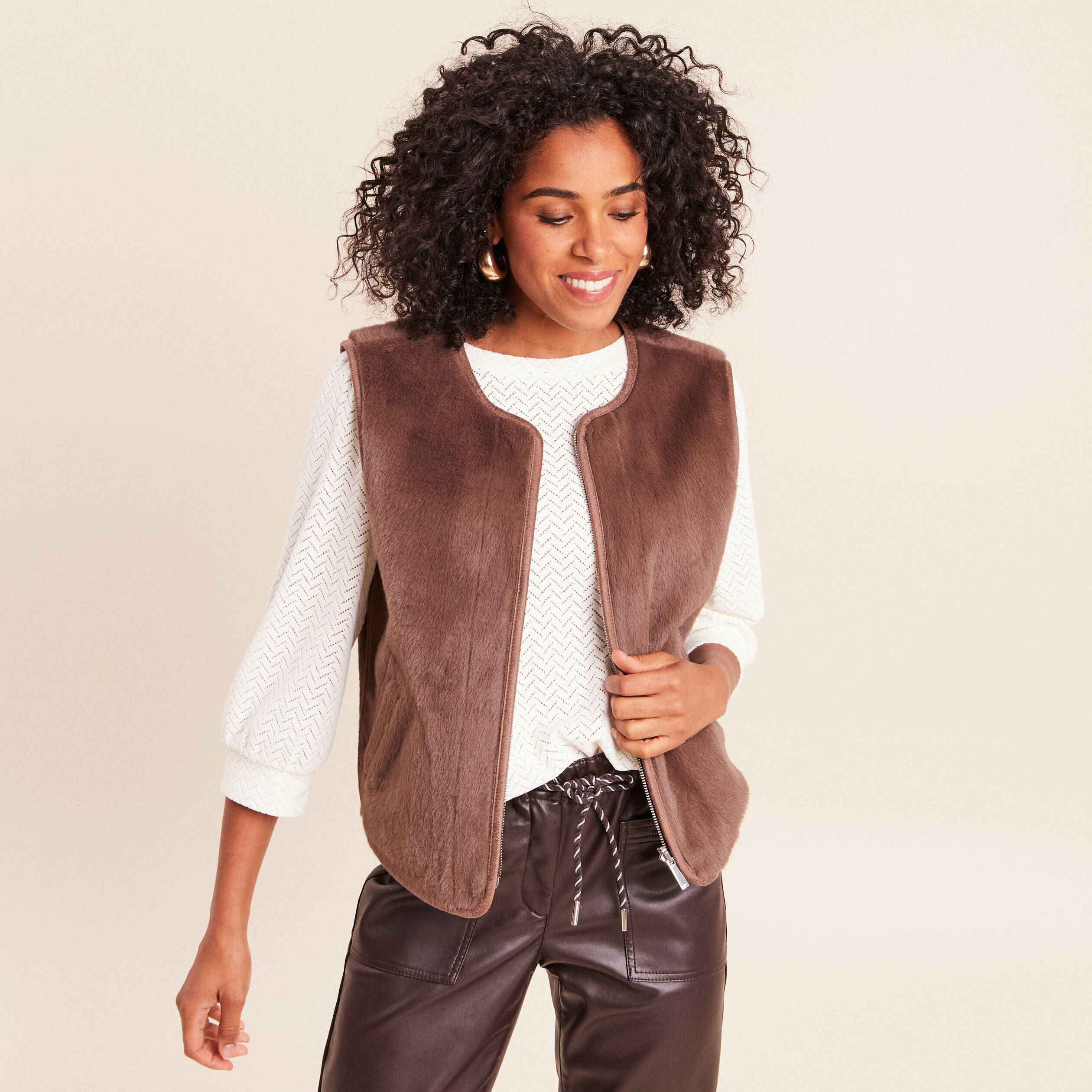 Veste sans manches sans col marron fonc&eacute; marron femme