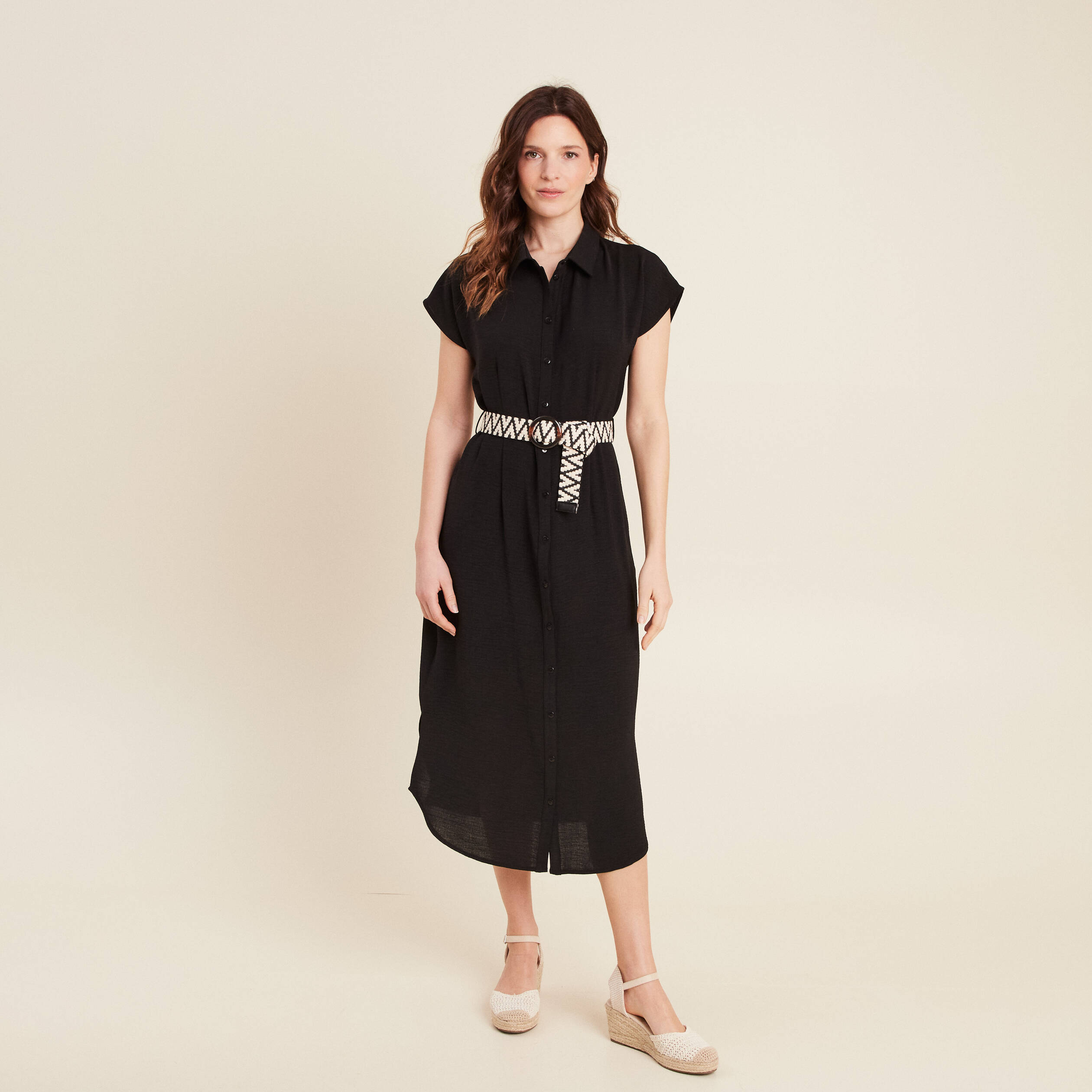 Robe chemise droite ceintur&eacute;e noir femme