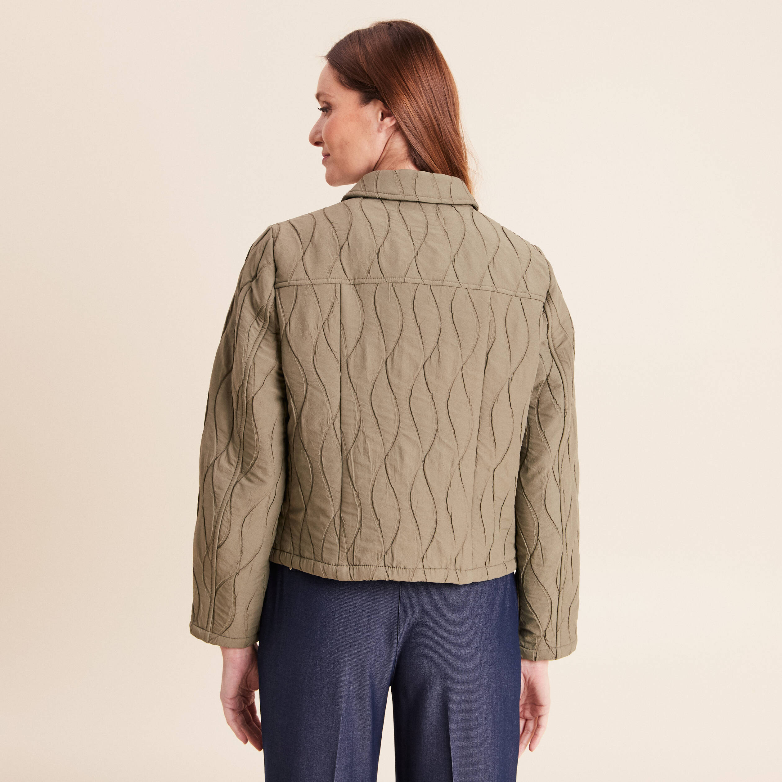 Veste courte droite manches longues vert kaki femme