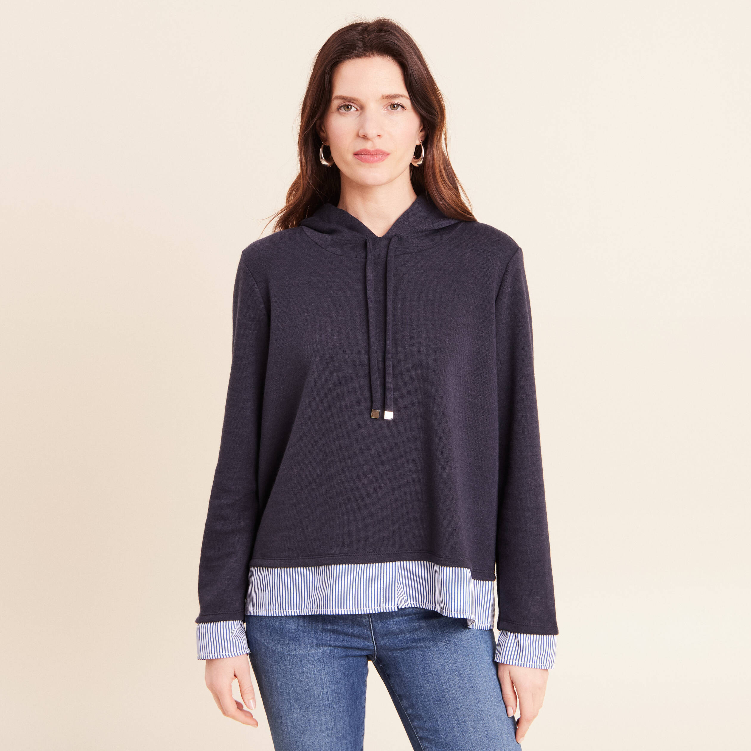 Sweat &agrave; capuche manches longues bleu marine femme
