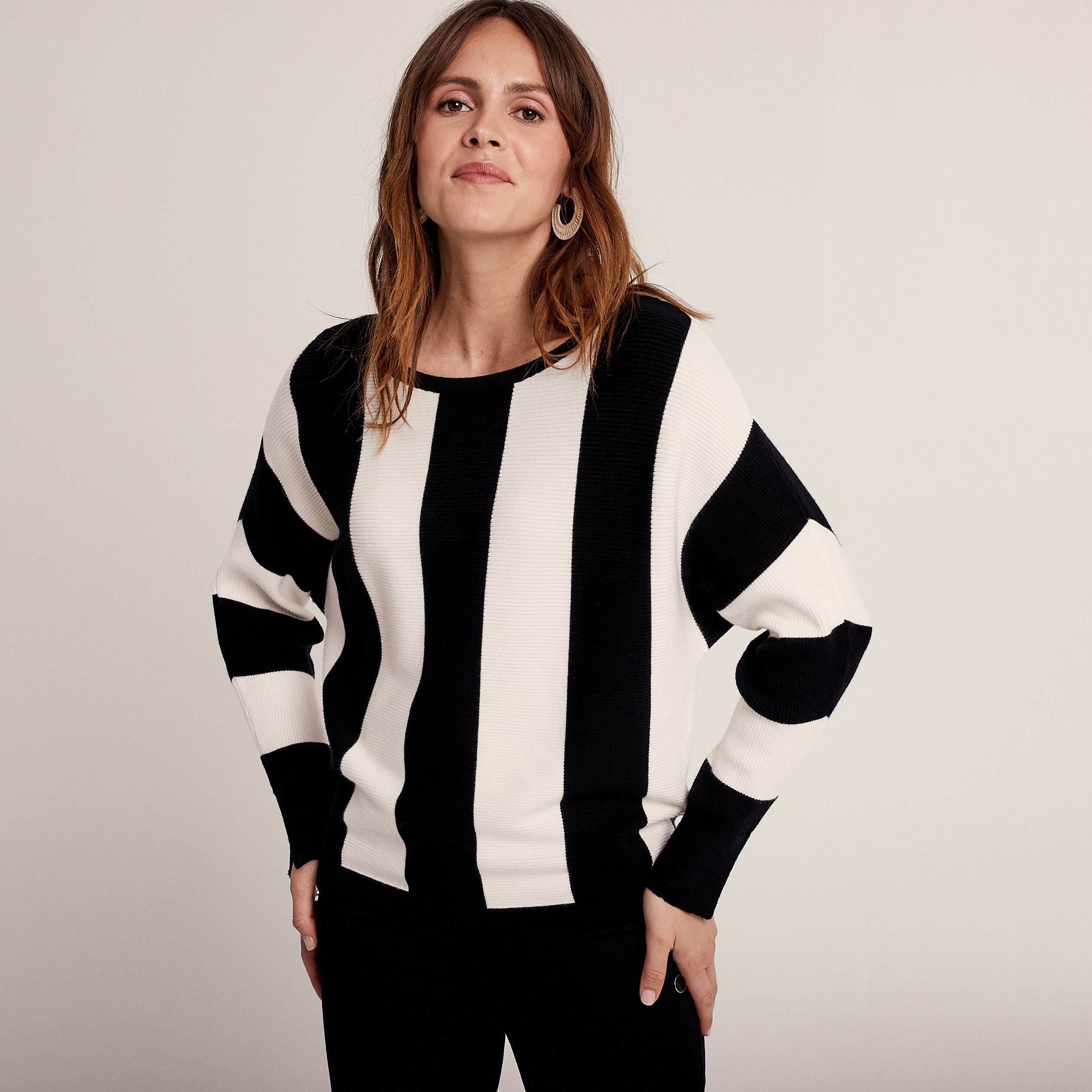 Pull noir manche online chauve souris