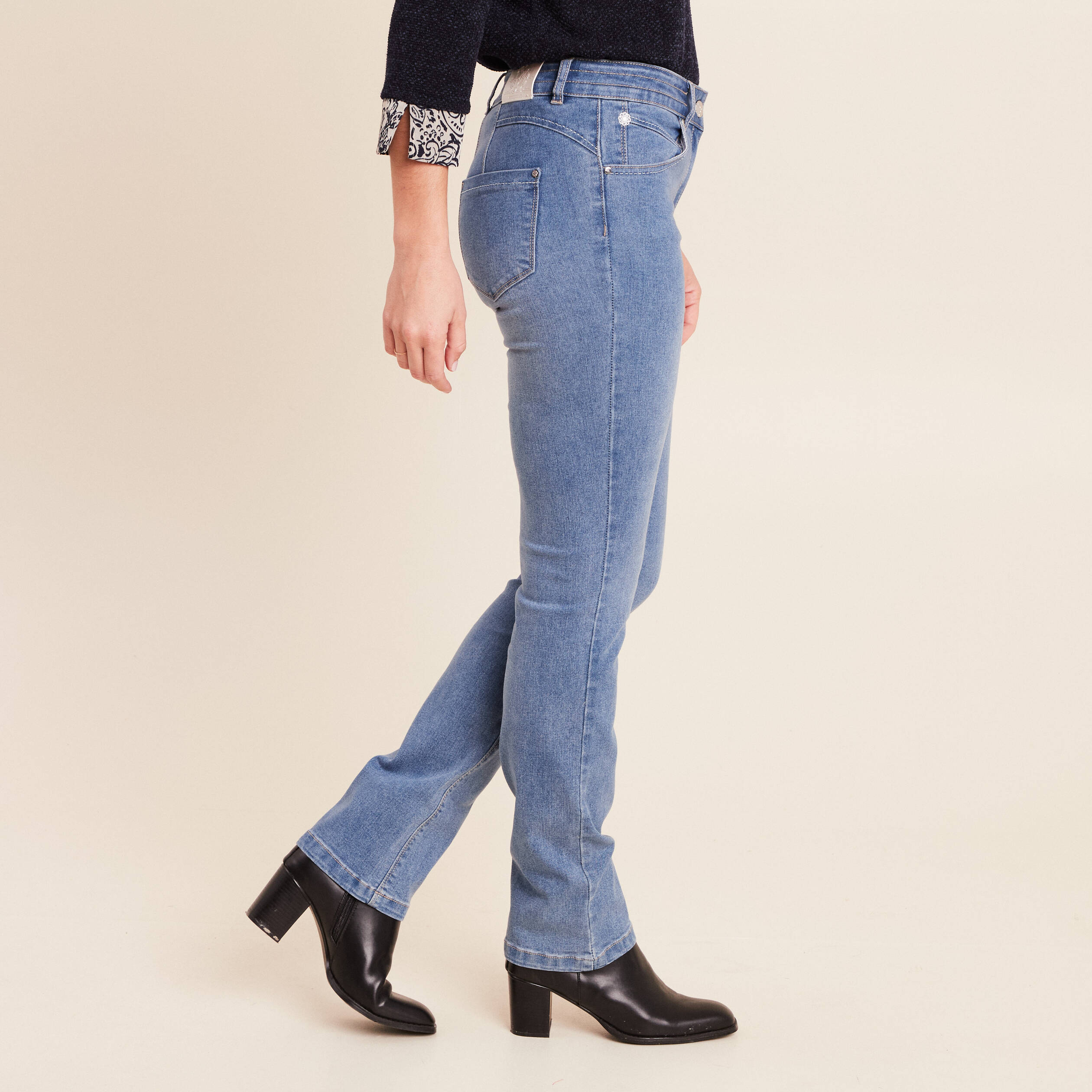 Jean coupe droite taille bascul&eacute;e denim double stone femme