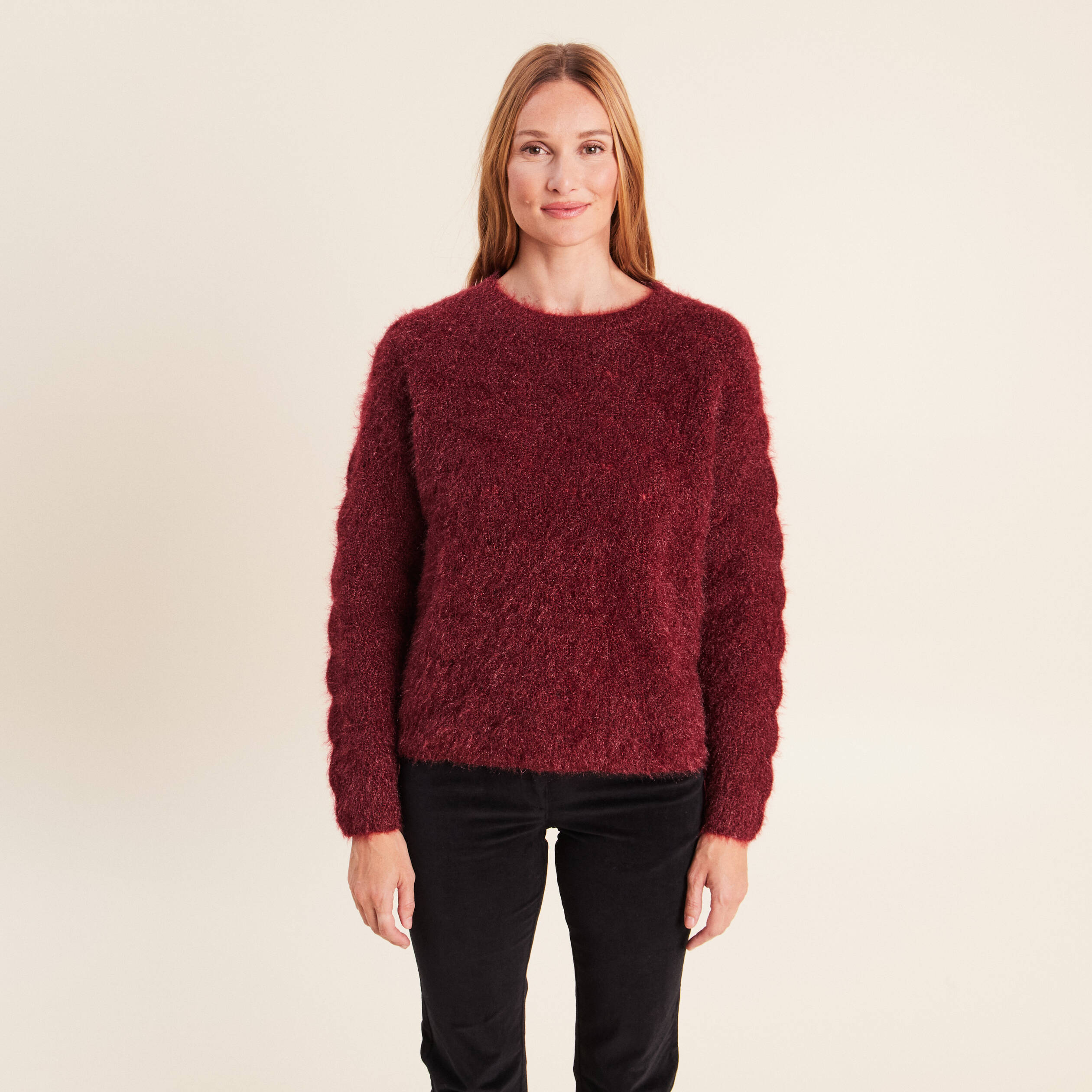 Pull ajour&eacute; col rond bordeaux femme