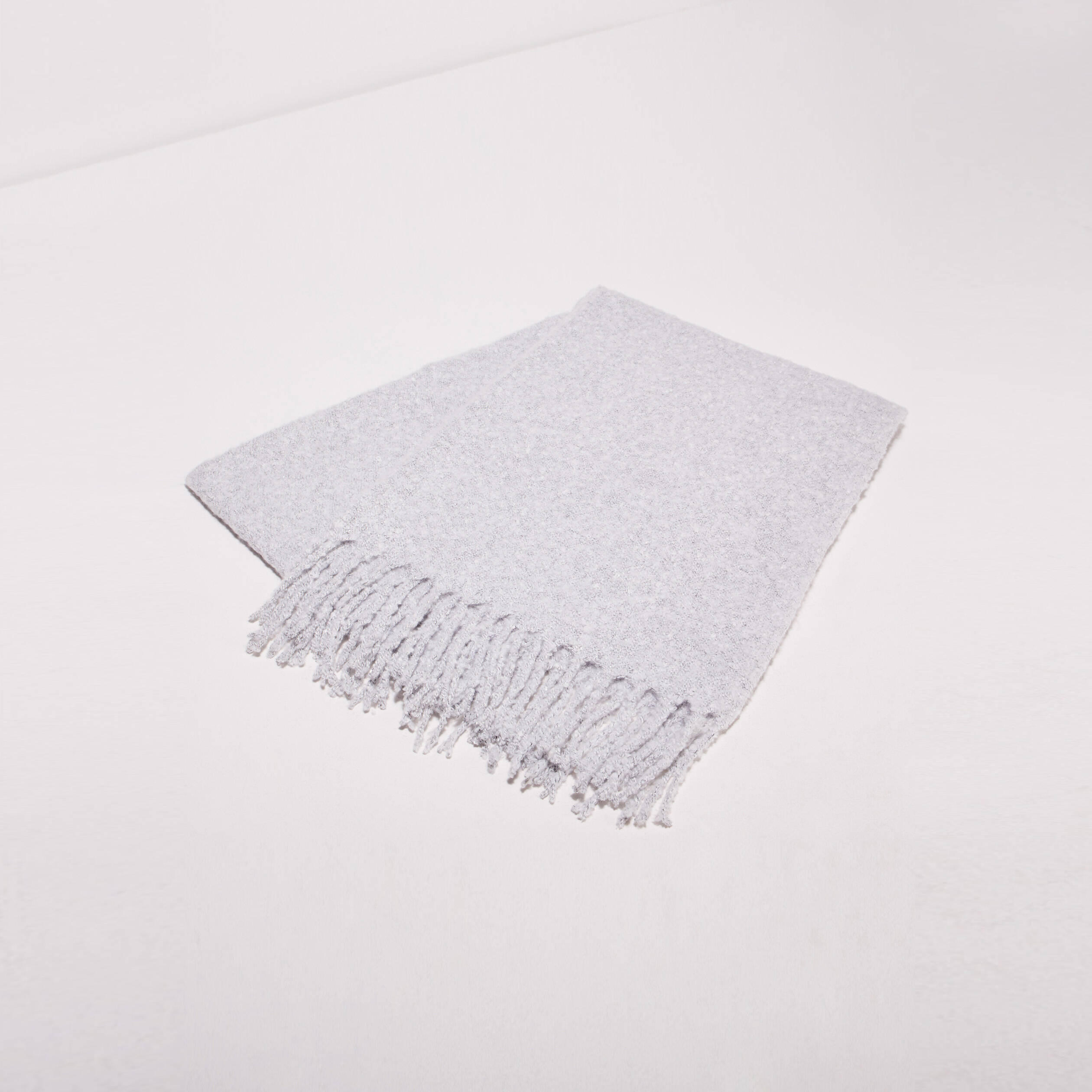 Écharpe à franges gris clair femme