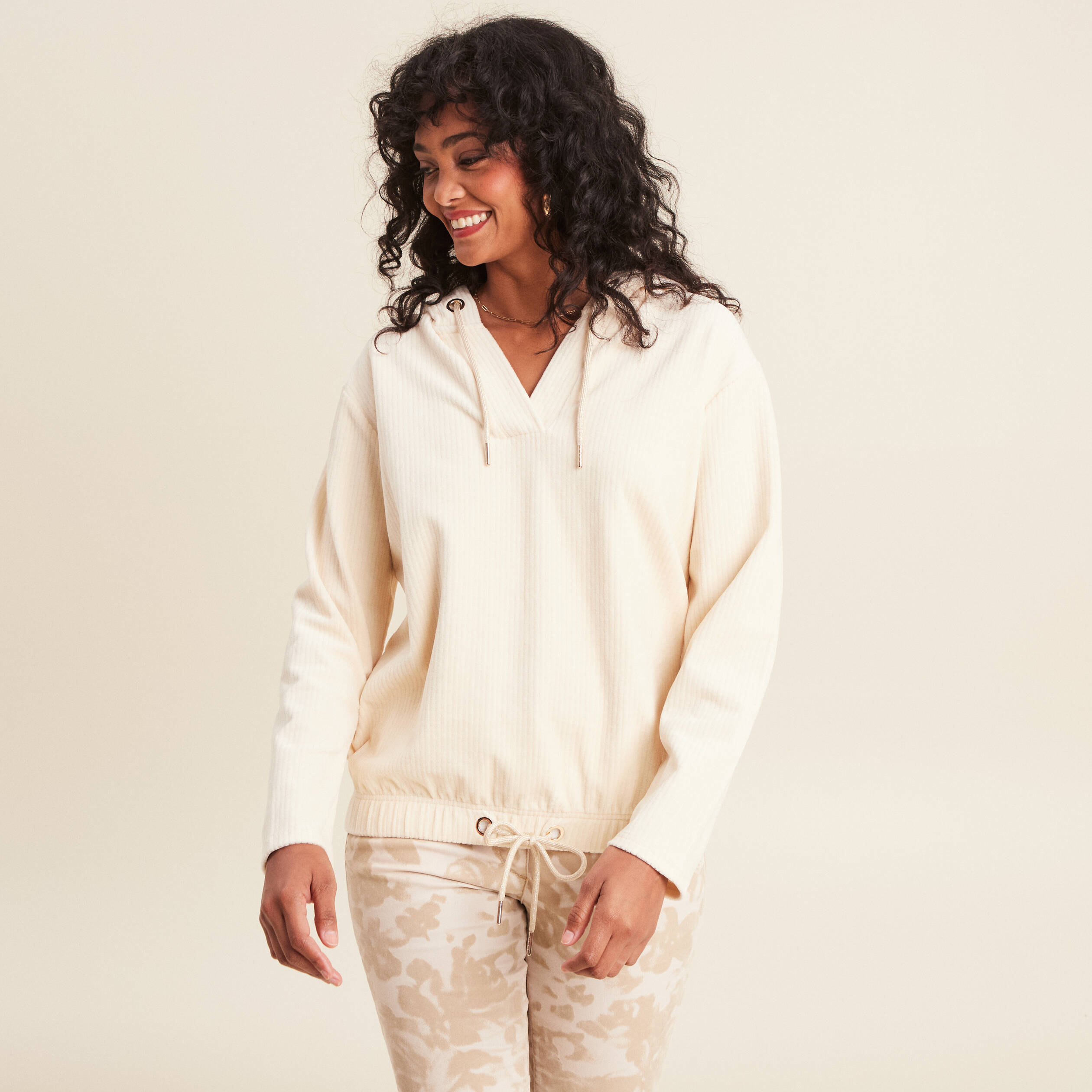 sweat velours a capuche ivoire femme Sweat velours à capuche ivoire femme