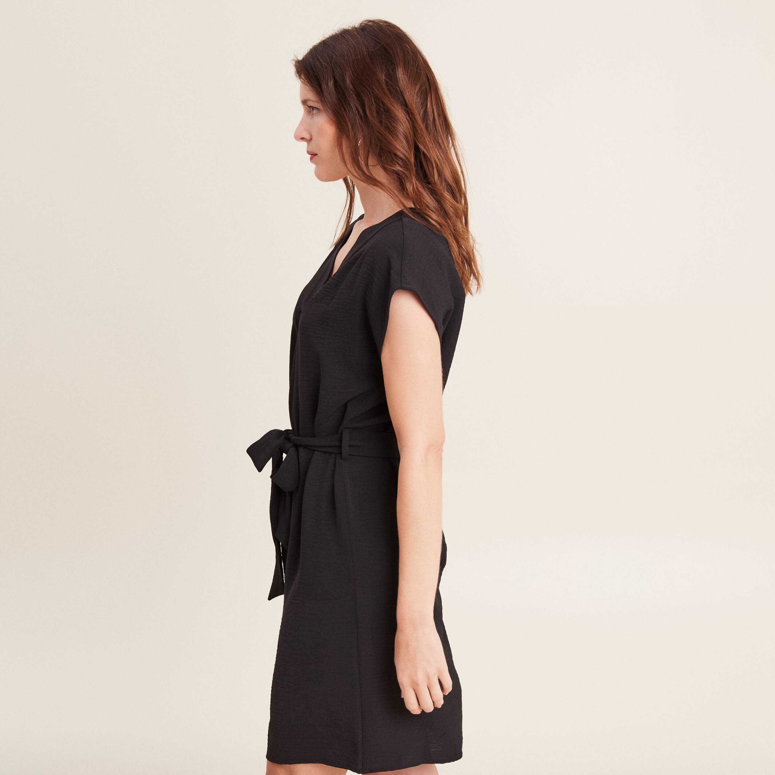robe droite col en v noir femme Robe droite col en V noir femme