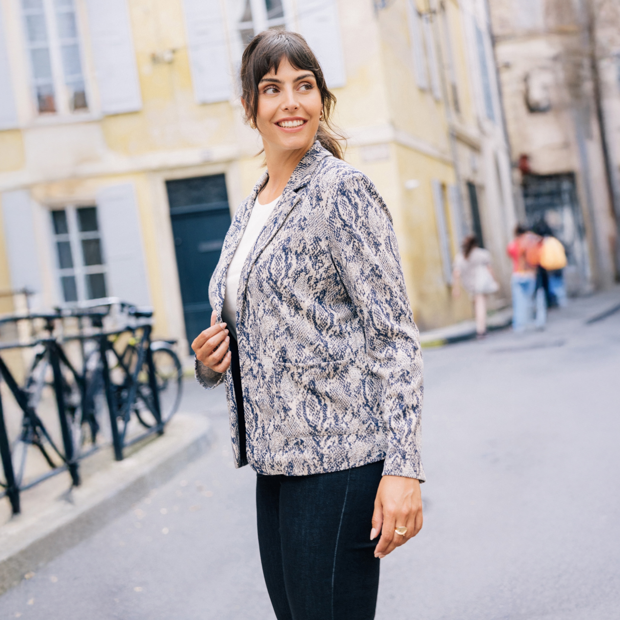 Veste cintr&eacute;e col ch&acirc;le beige femme