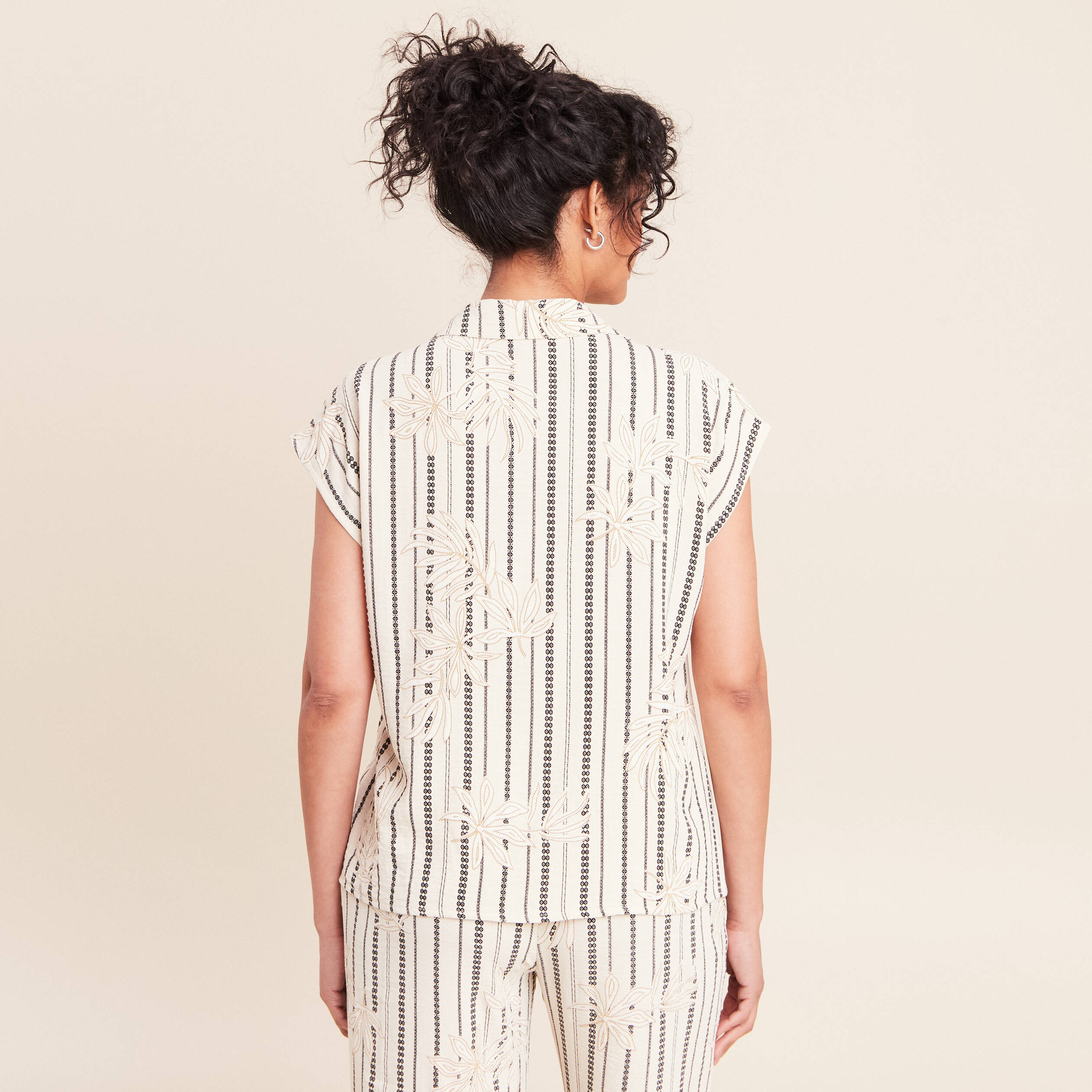 Chemise col chemise manches courtes noir femme