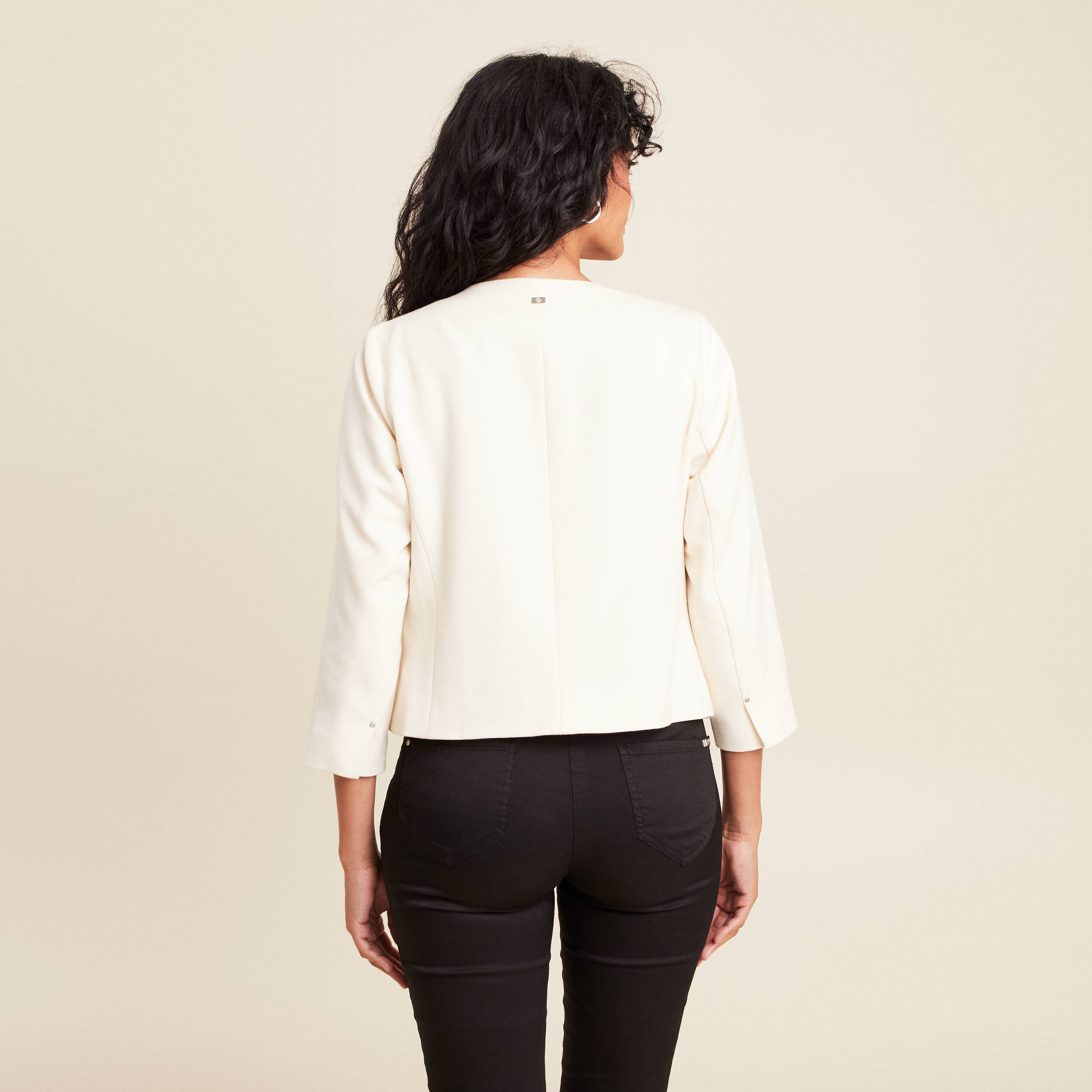 Veste cintr&eacute;e ecru femme