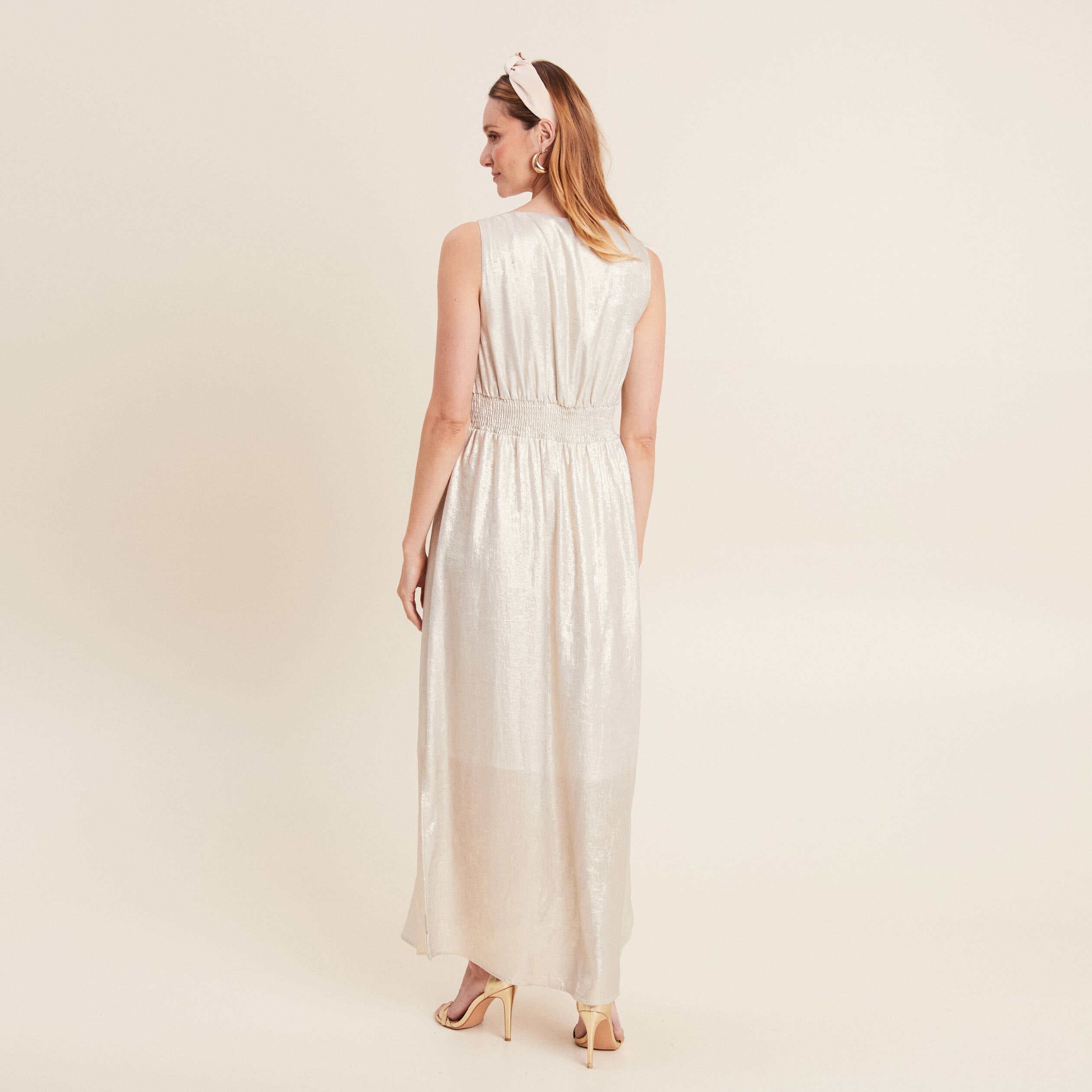 Robe longue &eacute;vas&eacute;e m&eacute;tallis&eacute;e couleur or femme