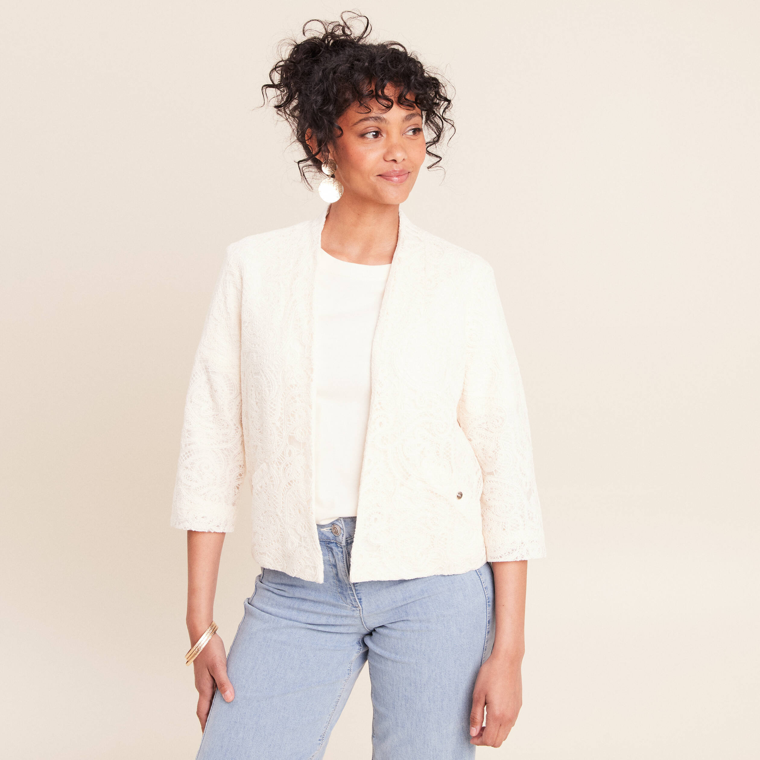Veste brod&eacute;e bas resserr&eacute; manches 3/4 ecru femme