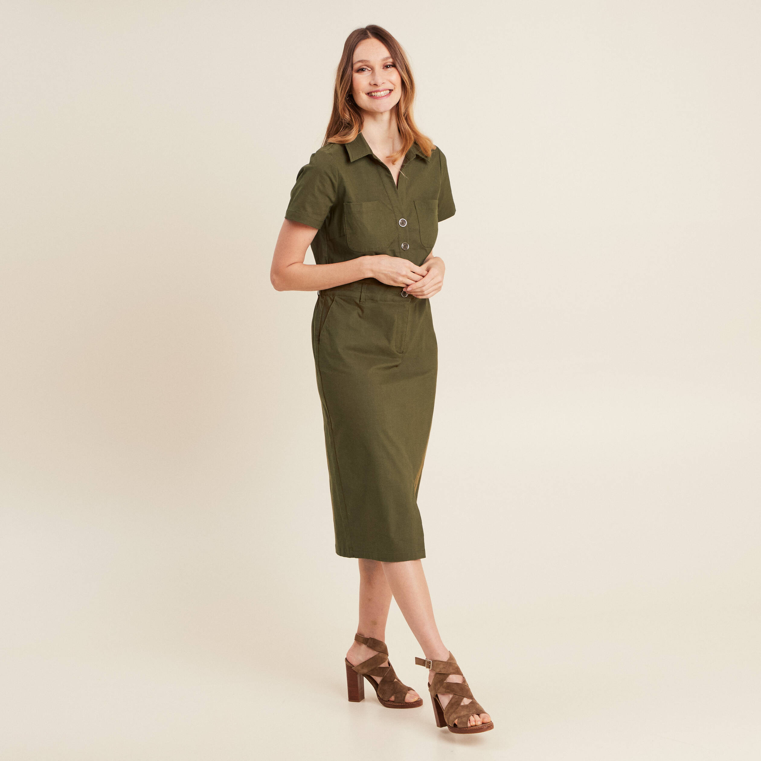 robe ajustee manches courtes vert olive femme Robe ajustée manches courtes vert olive femme