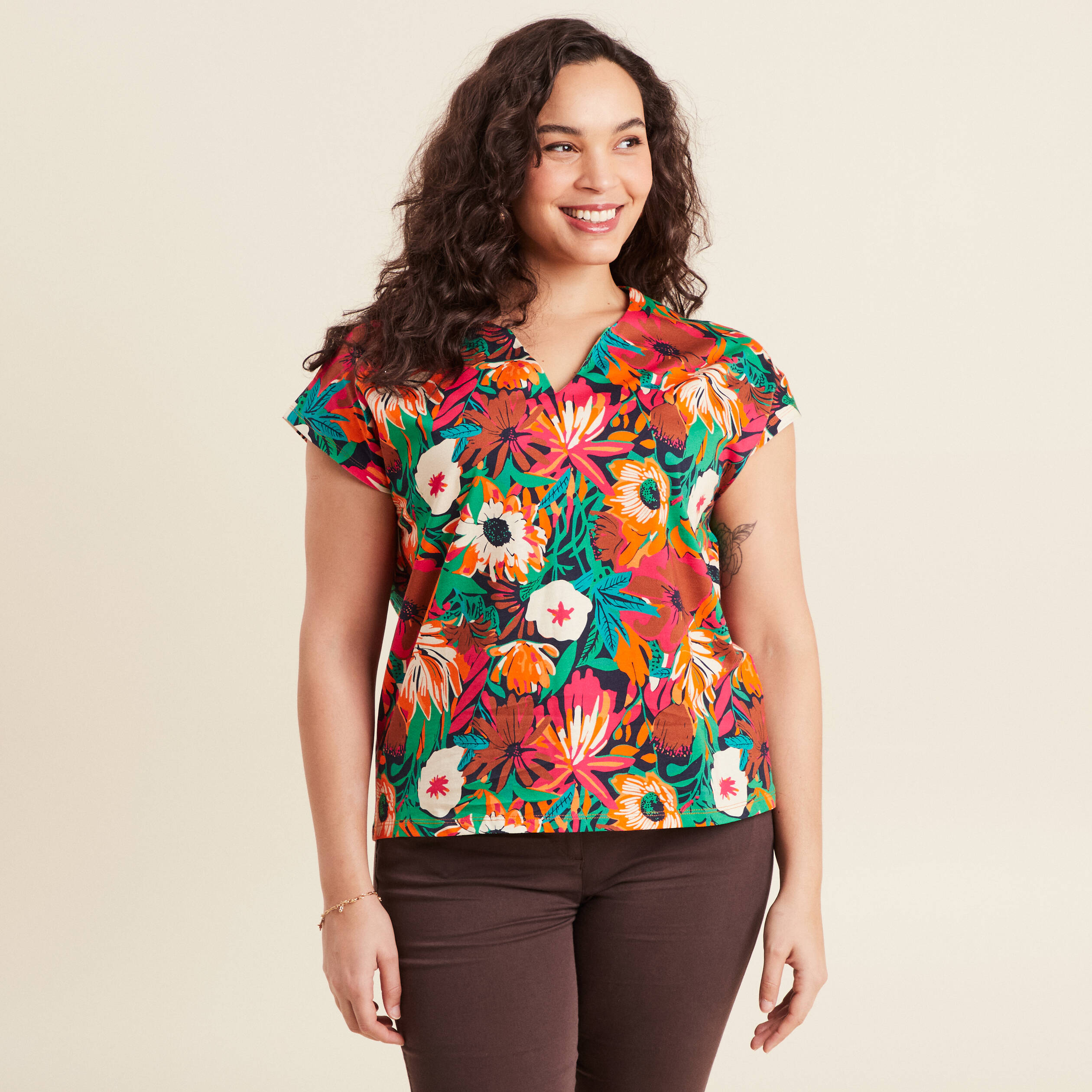 top droit col tunisien bleu fonce femme Top droit col tunisien bleu foncé femme