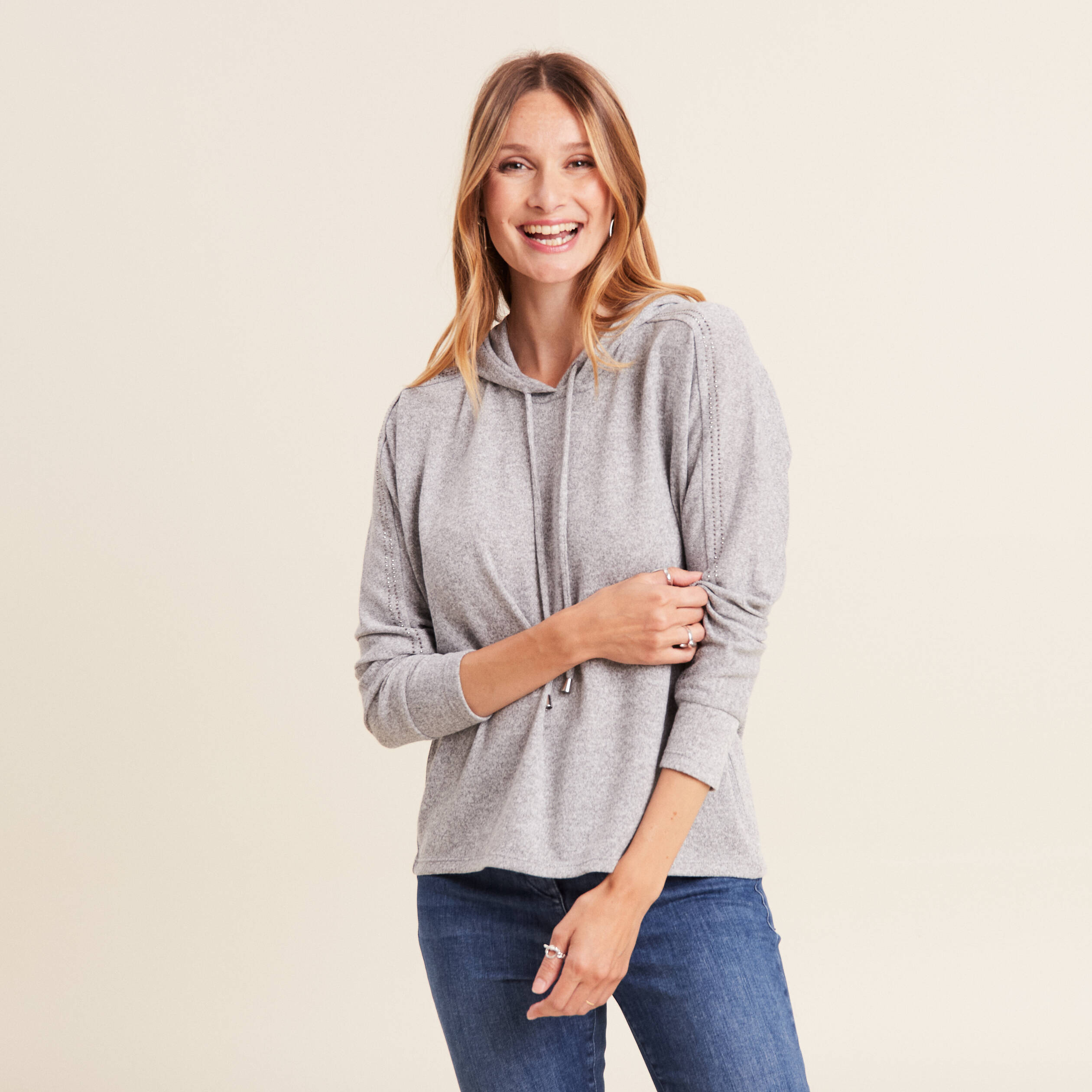 sweat a capuche gris clair femme Sweat à capuche gris clair femme